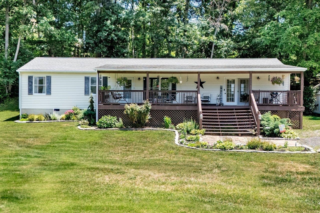 4695 EAST SIDE HWY, GROTTOES, Virginia 24441, 3 Bedrooms Bedrooms, ,2 BathroomsBathrooms,Residential,4695 EAST SIDE HWY,679144 MLS # 679144 4695 EAST SIDE HWY, GROTTOES, Virginia 24441, 3 Bedrooms Bedrooms, ,2 BathroomsBathrooms,Residential,4695 EAST SIDE HWY,679144 MLS # 679144
