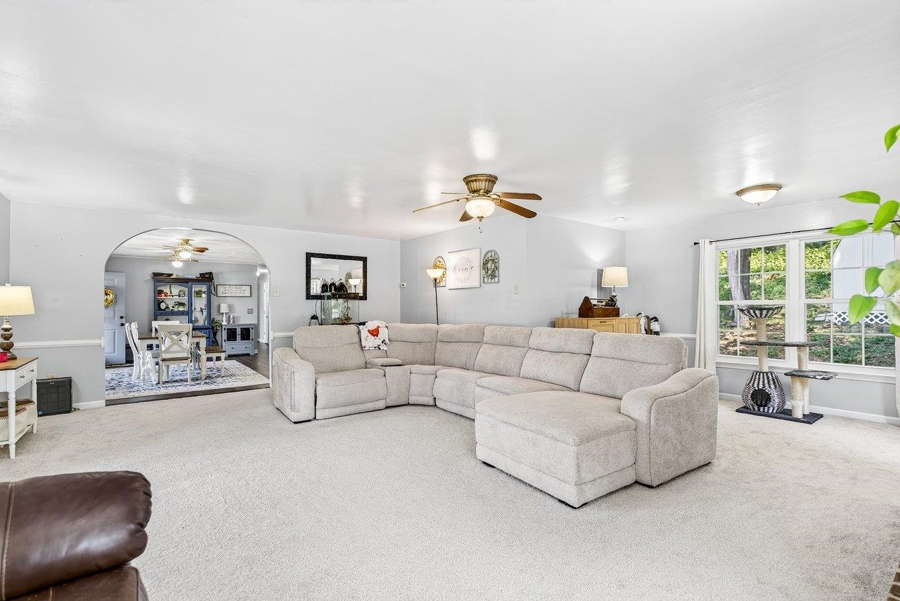 4695 EAST SIDE HWY, GROTTOES, Virginia 24441, 3 Bedrooms Bedrooms, ,2 BathroomsBathrooms,Residential,4695 EAST SIDE HWY,679144 MLS # 679144 4695 EAST SIDE HWY, GROTTOES, Virginia 24441, 3 Bedrooms Bedrooms, ,2 BathroomsBathrooms,Residential,4695 EAST SIDE HWY,679144 MLS # 679144