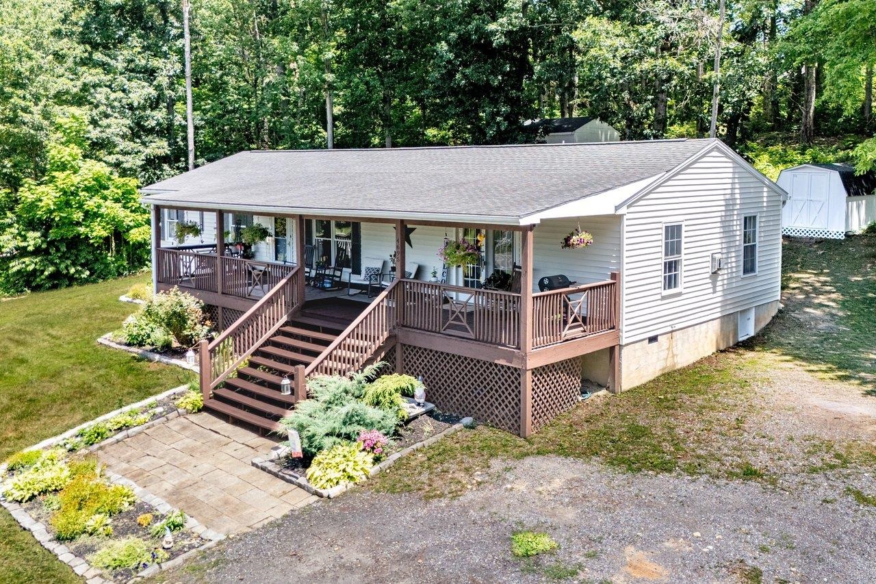 4695 EAST SIDE HWY, GROTTOES, Virginia 24441, 3 Bedrooms Bedrooms, ,2 BathroomsBathrooms,Residential,4695 EAST SIDE HWY,679144 MLS # 679144 4695 EAST SIDE HWY, GROTTOES, Virginia 24441, 3 Bedrooms Bedrooms, ,2 BathroomsBathrooms,Residential,4695 EAST SIDE HWY,679144 MLS # 679144