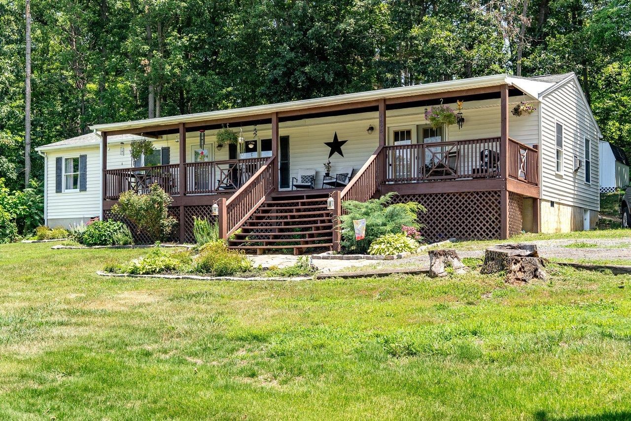 4695 EAST SIDE HWY, GROTTOES, Virginia 24441, 3 Bedrooms Bedrooms, ,2 BathroomsBathrooms,Residential,4695 EAST SIDE HWY,679144 MLS # 679144 4695 EAST SIDE HWY, GROTTOES, Virginia 24441, 3 Bedrooms Bedrooms, ,2 BathroomsBathrooms,Residential,4695 EAST SIDE HWY,679144 MLS # 679144