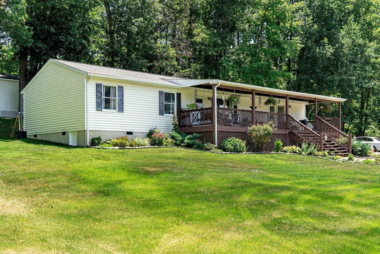 4695 EAST SIDE HWY, GROTTOES, Virginia 24441, 3 Bedrooms Bedrooms, ,2 BathroomsBathrooms,Residential,4695 EAST SIDE HWY,679144 MLS # 679144 4695 EAST SIDE HWY, GROTTOES, Virginia 24441, 3 Bedrooms Bedrooms, ,2 BathroomsBathrooms,Residential,4695 EAST SIDE HWY,679144 MLS # 679144