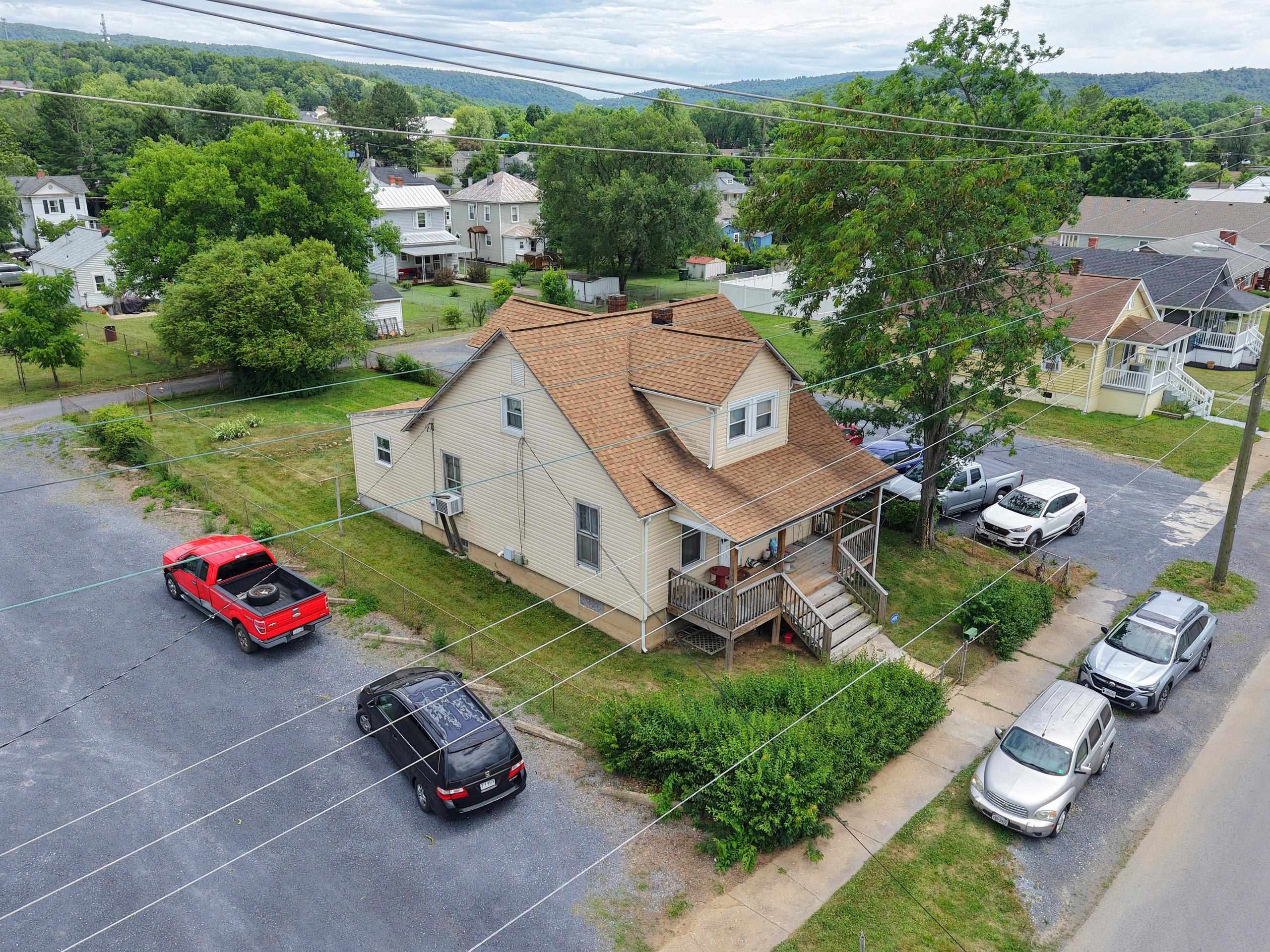 568 N CHARLOTTE AVE, WAYNESBORO, Virginia 22980, 4 Bedrooms Bedrooms, ,1 BathroomBathrooms,Residential,N/a,568 N CHARLOTTE AVE,678930 MLS # 678930