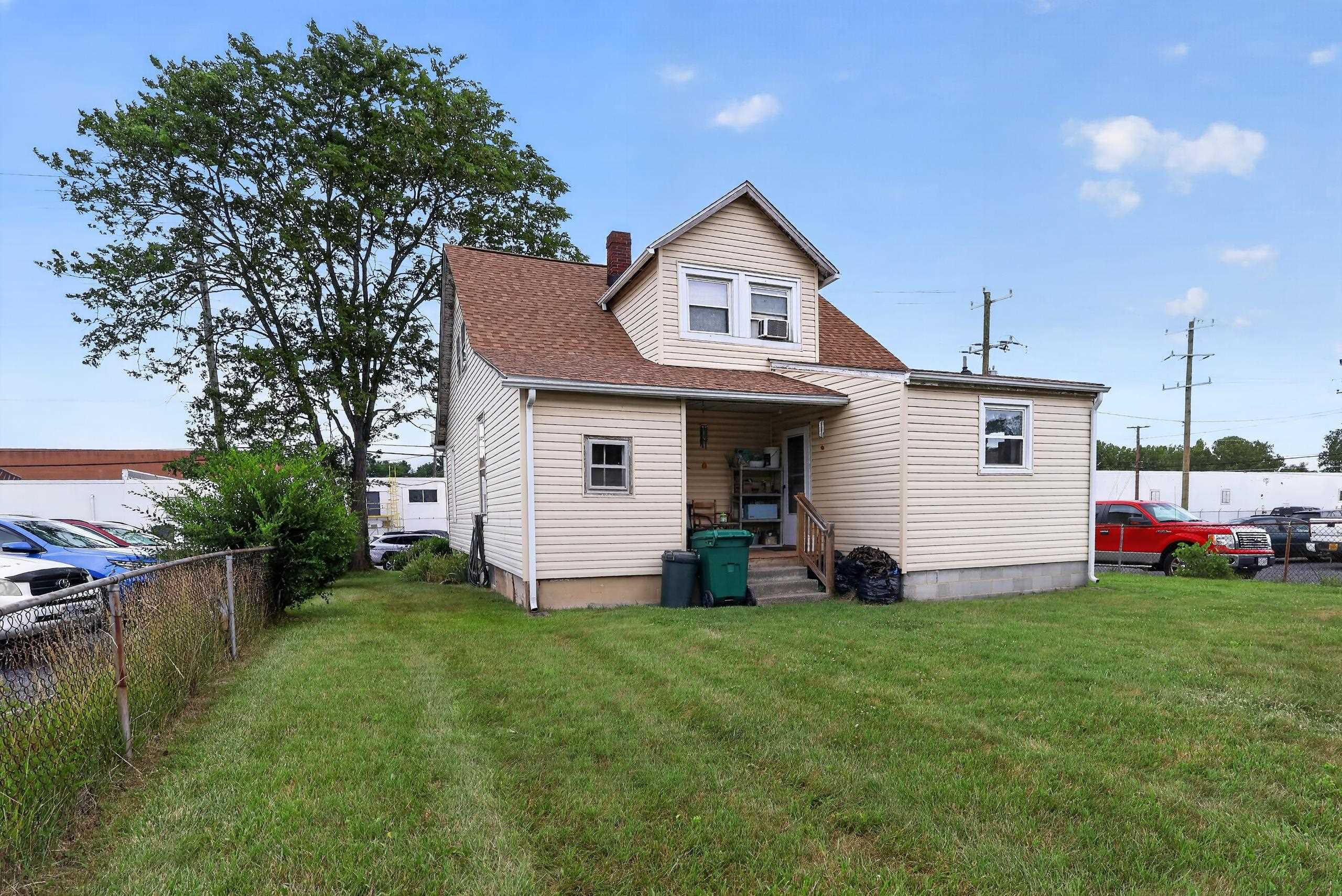 568 N CHARLOTTE AVE, WAYNESBORO, Virginia 22980, 4 Bedrooms Bedrooms, ,1 BathroomBathrooms,Residential,N/a,568 N CHARLOTTE AVE,678930 MLS # 678930