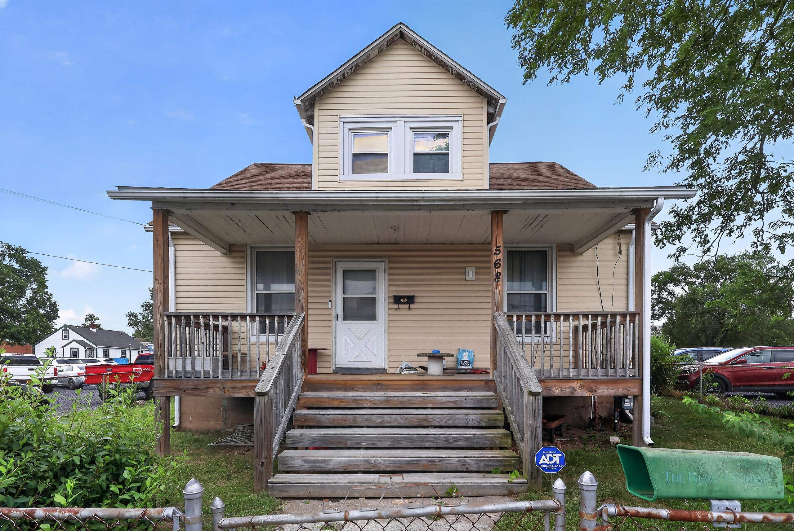 568 N CHARLOTTE AVE, WAYNESBORO, Virginia 22980, 4 Bedrooms Bedrooms, ,1 BathroomBathrooms,Residential,N/a,568 N CHARLOTTE AVE,678930 MLS # 678930
