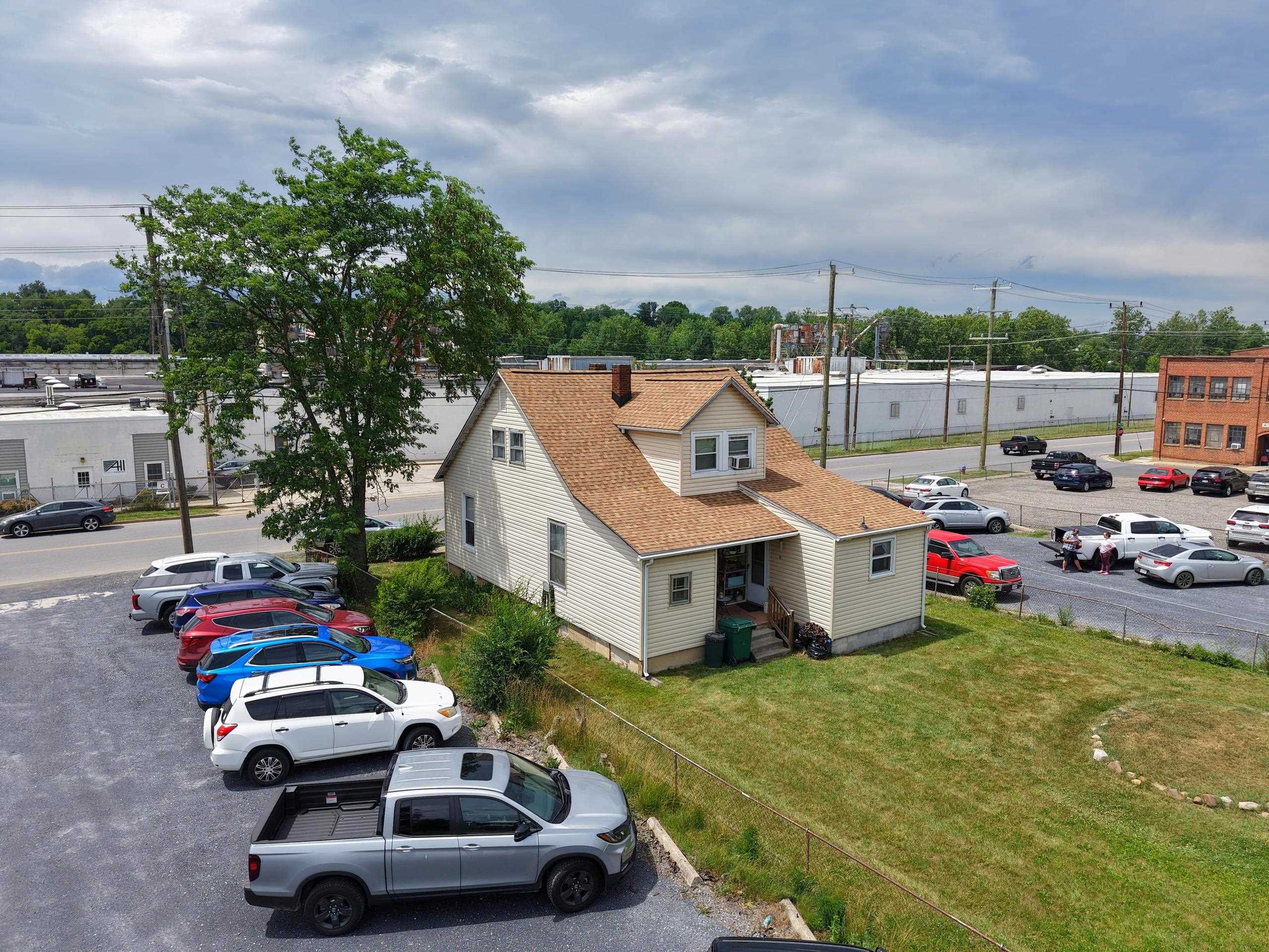 568 N CHARLOTTE AVE, WAYNESBORO, Virginia 22980, 4 Bedrooms Bedrooms, ,1 BathroomBathrooms,Residential,N/a,568 N CHARLOTTE AVE,678930 MLS # 678930