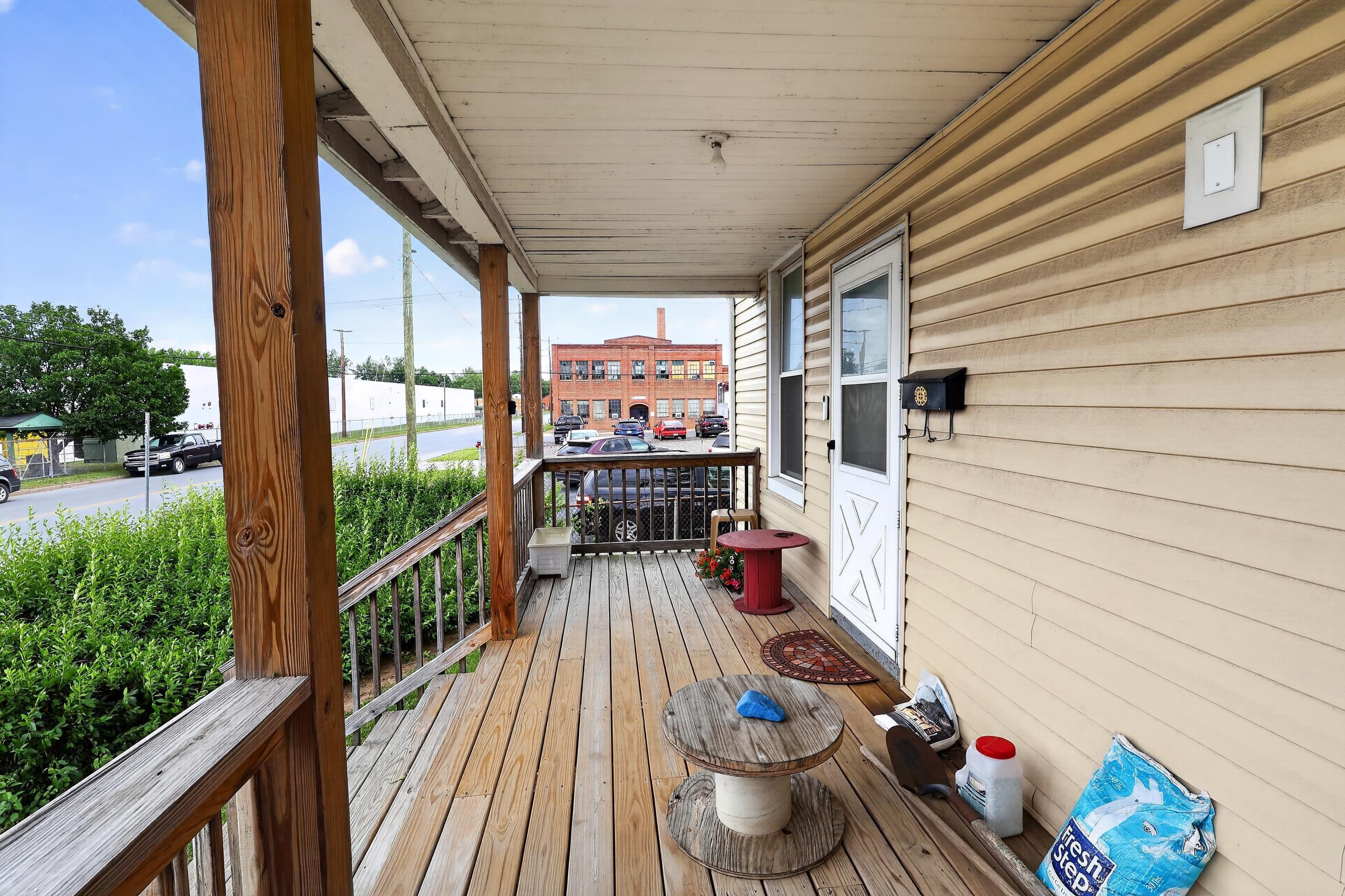 568 N CHARLOTTE AVE, WAYNESBORO, Virginia 22980, 4 Bedrooms Bedrooms, ,1 BathroomBathrooms,Residential,N/a,568 N CHARLOTTE AVE,678930 MLS # 678930