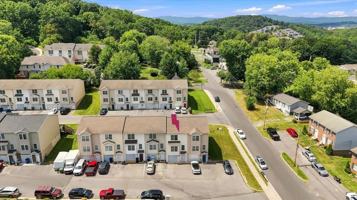 2312 KENDALL LN, HARRISONBURG, Virginia 22801, 3 Bedrooms Bedrooms, ,2 BathroomsBathrooms,Residential,2312 KENDALL LN,680524 MLS # 680524