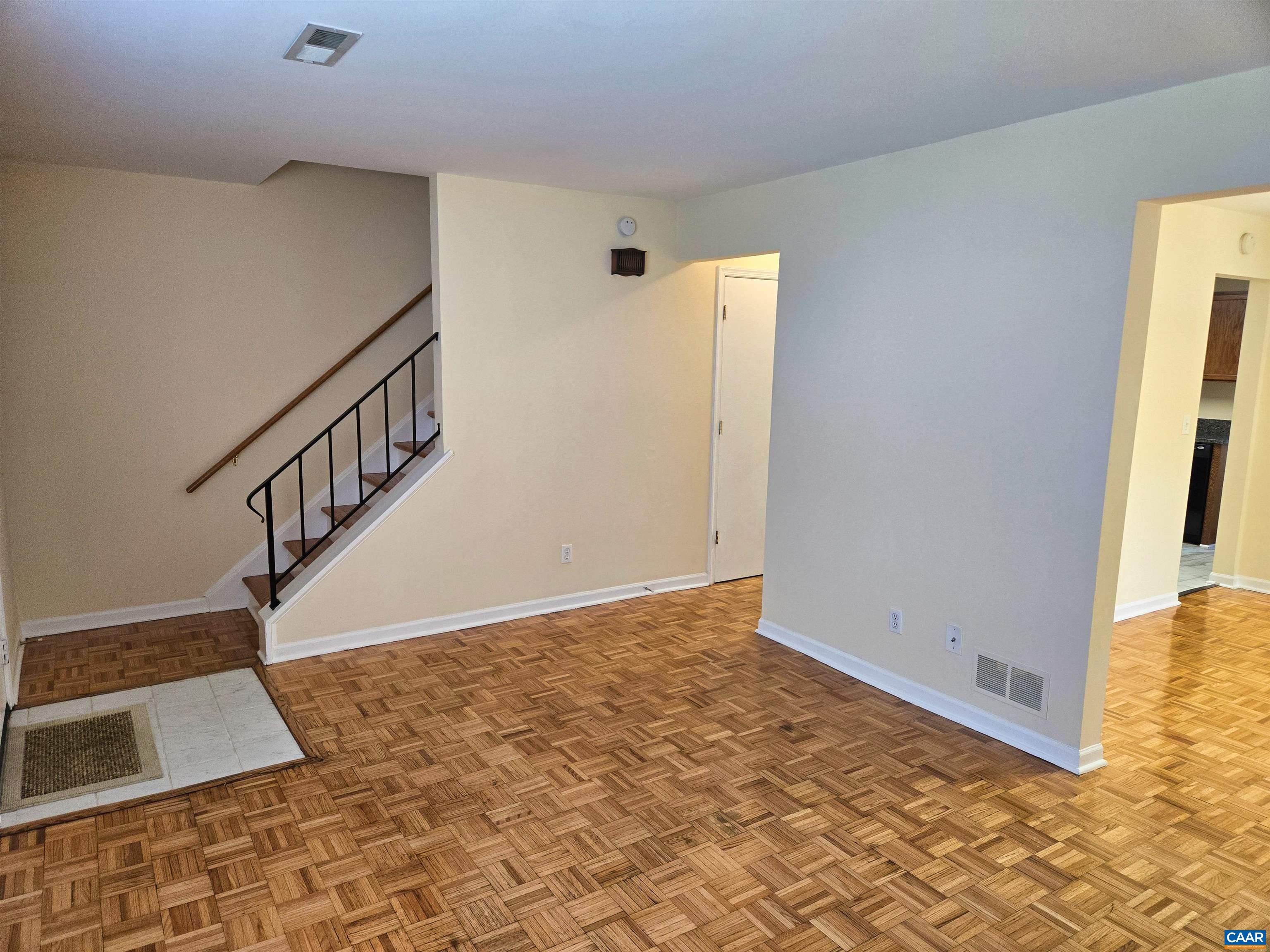 207 GREENTREE PARK, CHARLOTTESVILLE, Virginia 22901, 3 Bedrooms Bedrooms, ,1 BathroomBathrooms,Residential,207 GREENTREE PARK,680525 MLS # 680525 207 GREENTREE PARK, CHARLOTTESVILLE, Virginia 22901, 3 Bedrooms Bedrooms, ,1 BathroomBathrooms,Residential,207 GREENTREE PARK,680525 MLS # 680525