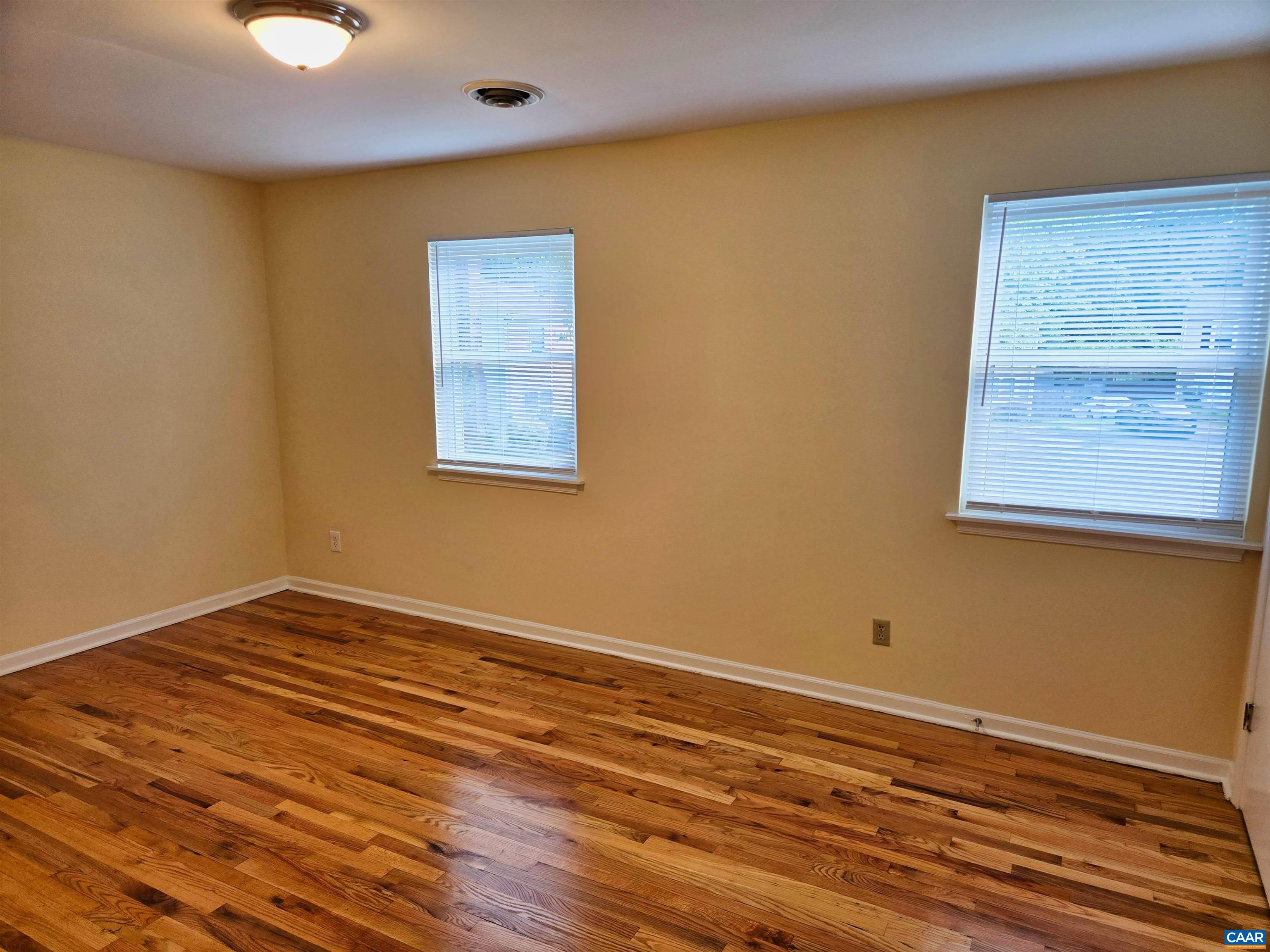 207 GREENTREE PARK, CHARLOTTESVILLE, Virginia 22901, 3 Bedrooms Bedrooms, ,1 BathroomBathrooms,Residential,207 GREENTREE PARK,680525 MLS # 680525 207 GREENTREE PARK, CHARLOTTESVILLE, Virginia 22901, 3 Bedrooms Bedrooms, ,1 BathroomBathrooms,Residential,207 GREENTREE PARK,680525 MLS # 680525