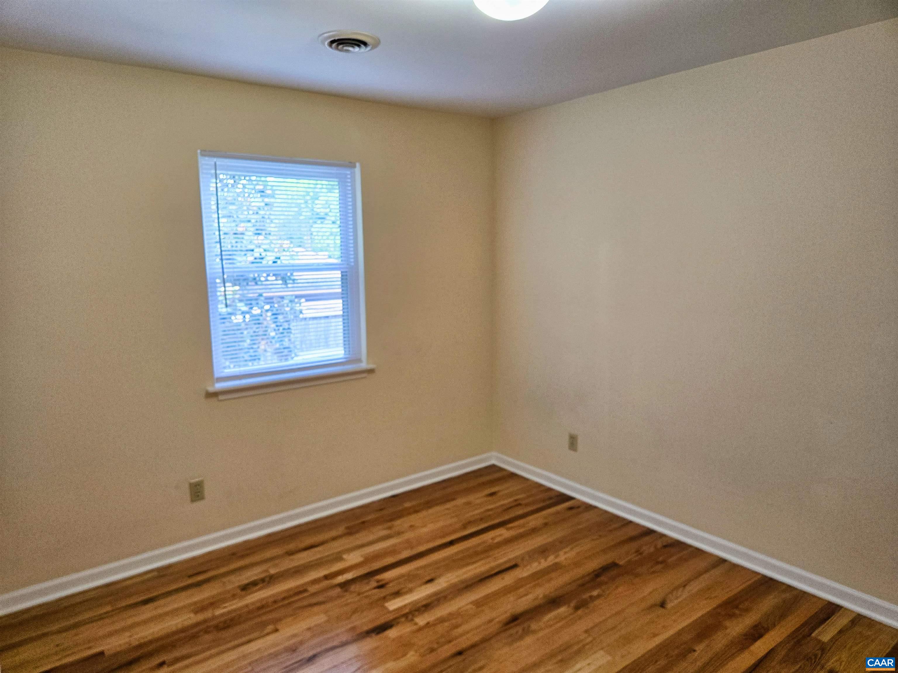 207 GREENTREE PARK, CHARLOTTESVILLE, Virginia 22901, 3 Bedrooms Bedrooms, ,1 BathroomBathrooms,Residential,207 GREENTREE PARK,680525 MLS # 680525 207 GREENTREE PARK, CHARLOTTESVILLE, Virginia 22901, 3 Bedrooms Bedrooms, ,1 BathroomBathrooms,Residential,207 GREENTREE PARK,680525 MLS # 680525
