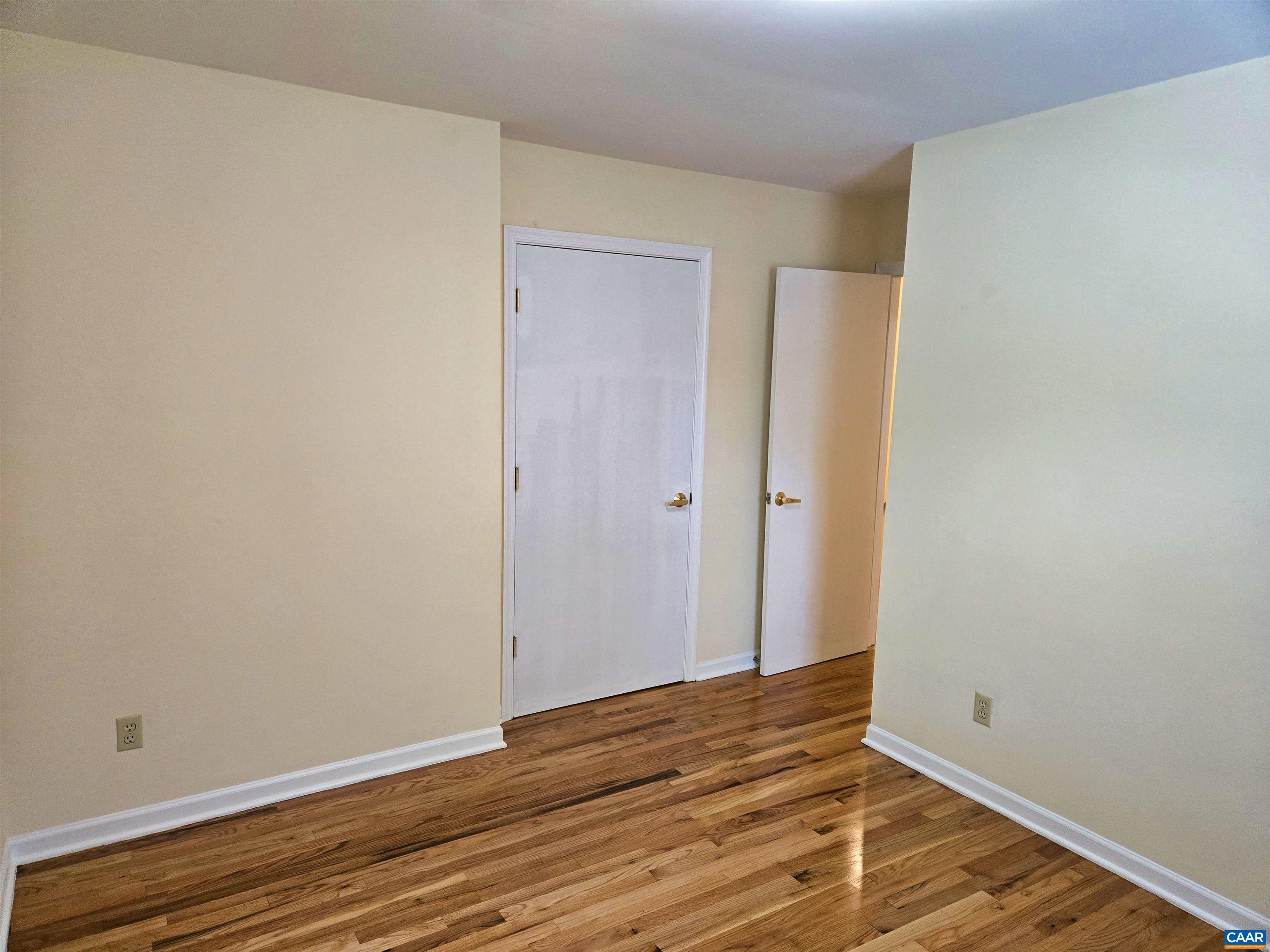 207 GREENTREE PARK, CHARLOTTESVILLE, Virginia 22901, 3 Bedrooms Bedrooms, ,1 BathroomBathrooms,Residential,207 GREENTREE PARK,680525 MLS # 680525 207 GREENTREE PARK, CHARLOTTESVILLE, Virginia 22901, 3 Bedrooms Bedrooms, ,1 BathroomBathrooms,Residential,207 GREENTREE PARK,680525 MLS # 680525