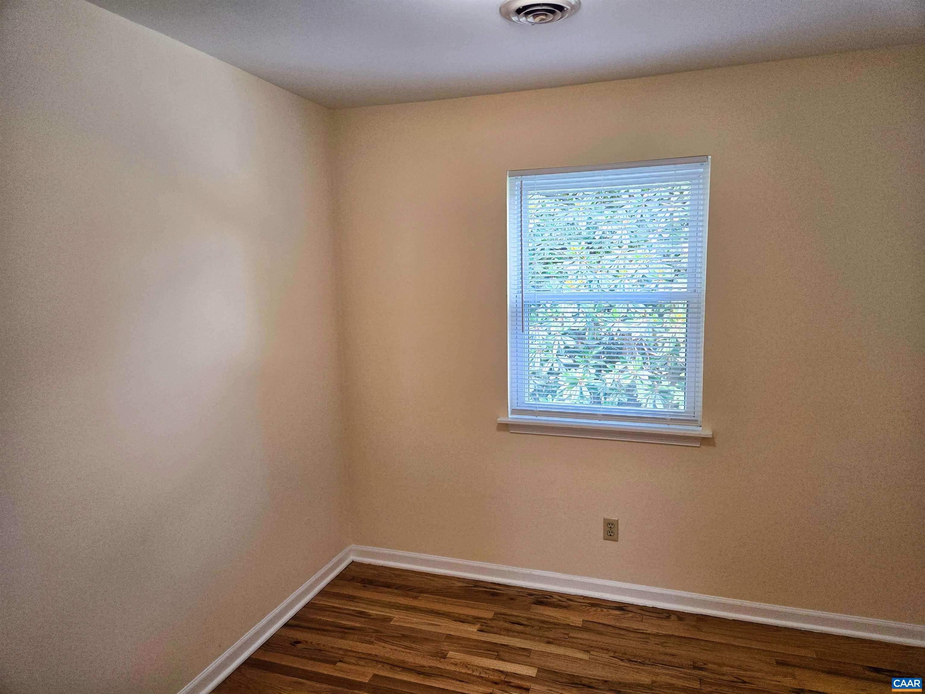 207 GREENTREE PARK, CHARLOTTESVILLE, Virginia 22901, 3 Bedrooms Bedrooms, ,1 BathroomBathrooms,Residential,207 GREENTREE PARK,680525 MLS # 680525 207 GREENTREE PARK, CHARLOTTESVILLE, Virginia 22901, 3 Bedrooms Bedrooms, ,1 BathroomBathrooms,Residential,207 GREENTREE PARK,680525 MLS # 680525