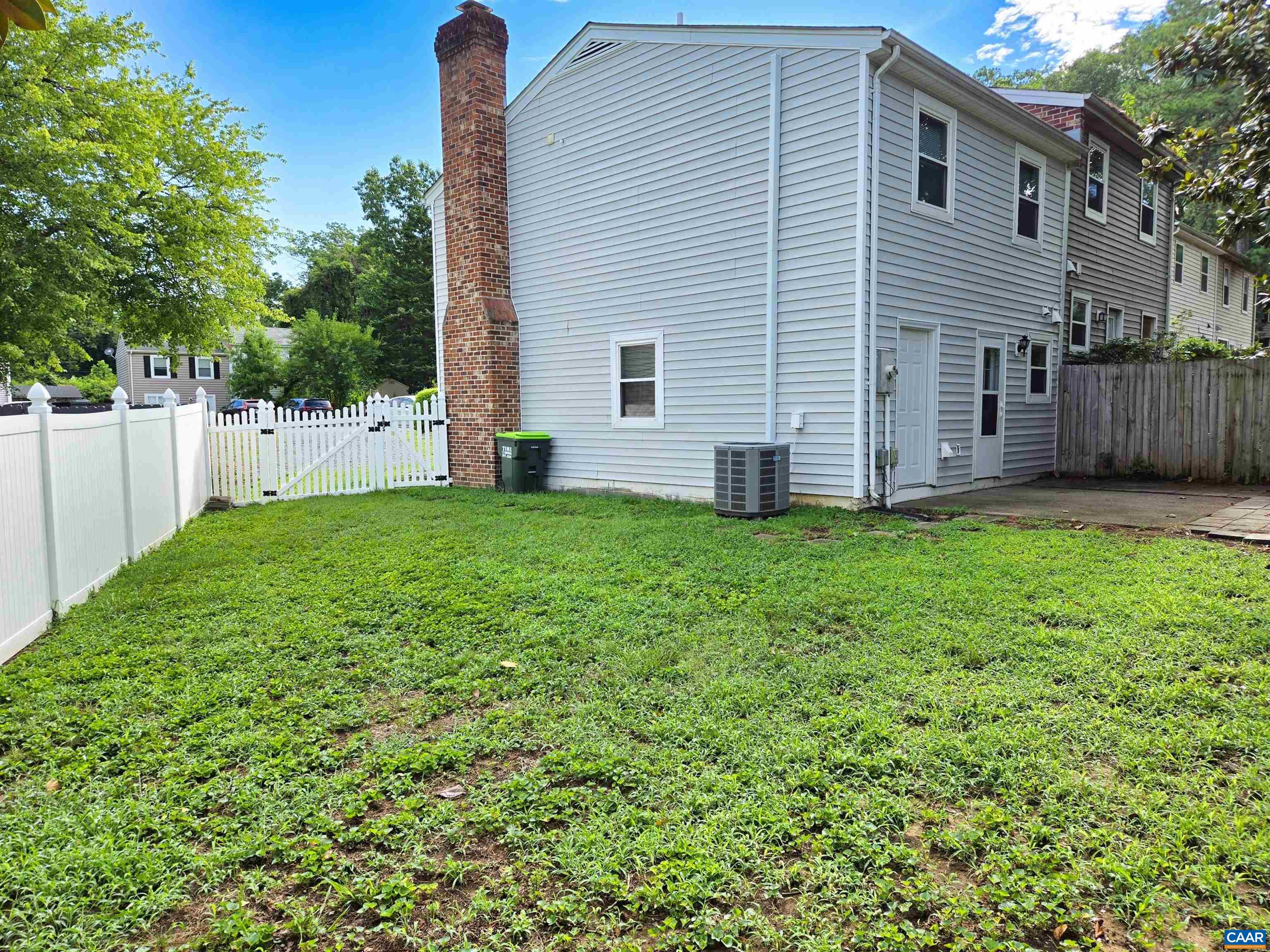 207 GREENTREE PARK, CHARLOTTESVILLE, Virginia 22901, 3 Bedrooms Bedrooms, ,1 BathroomBathrooms,Residential,207 GREENTREE PARK,680525 MLS # 680525 207 GREENTREE PARK, CHARLOTTESVILLE, Virginia 22901, 3 Bedrooms Bedrooms, ,1 BathroomBathrooms,Residential,207 GREENTREE PARK,680525 MLS # 680525