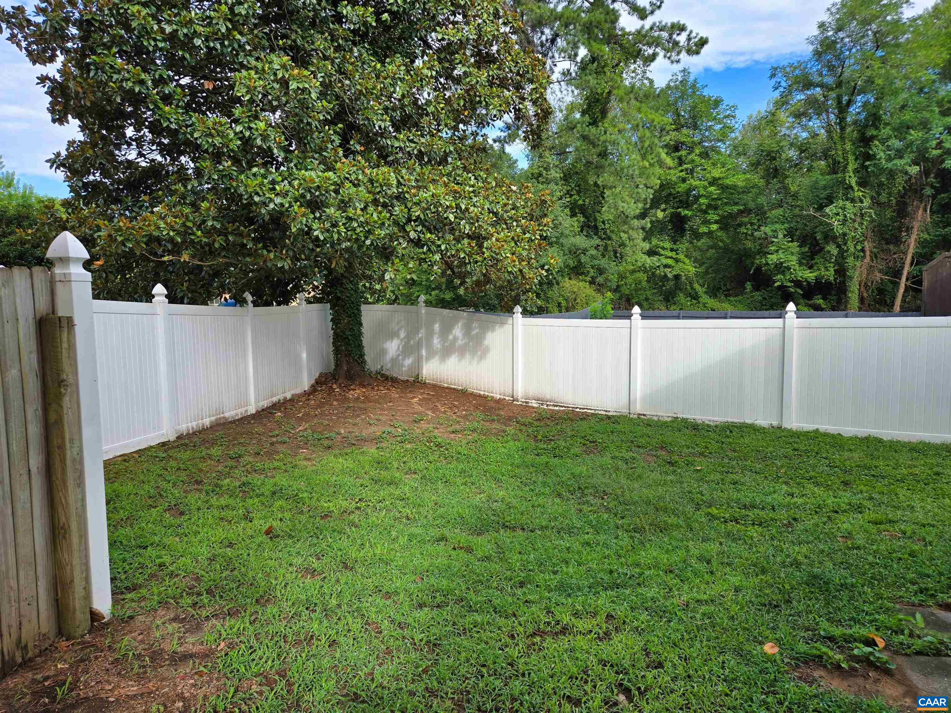 207 GREENTREE PARK, CHARLOTTESVILLE, Virginia 22901, 3 Bedrooms Bedrooms, ,1 BathroomBathrooms,Residential,207 GREENTREE PARK,680525 MLS # 680525 207 GREENTREE PARK, CHARLOTTESVILLE, Virginia 22901, 3 Bedrooms Bedrooms, ,1 BathroomBathrooms,Residential,207 GREENTREE PARK,680525 MLS # 680525