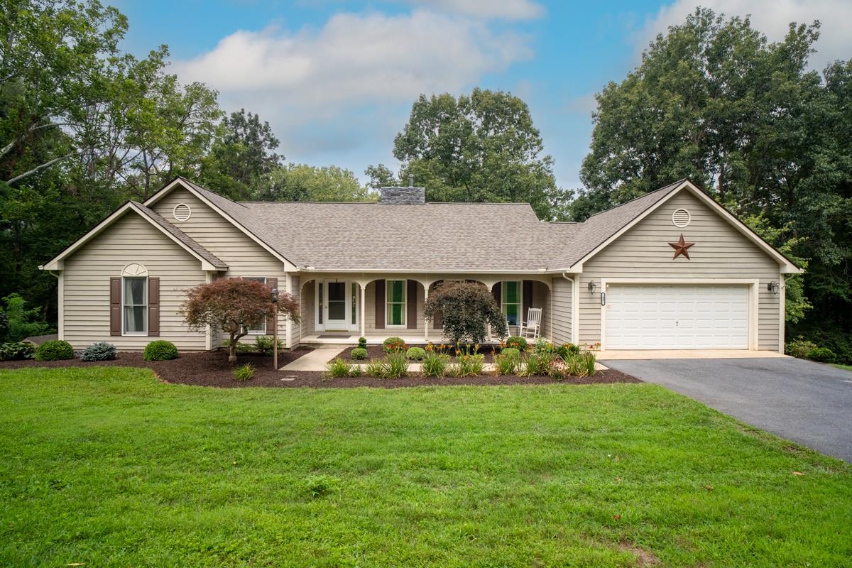 41 RIDGETOP DR, WEYERS CAVE, Virginia 24486, 4 Bedrooms Bedrooms, ,3 BathroomsBathrooms,Residential,41 RIDGETOP DR,680531 MLS # 680531 41 RIDGETOP DR, WEYERS CAVE, Virginia 24486, 4 Bedrooms Bedrooms, ,3 BathroomsBathrooms,Residential,41 RIDGETOP DR,680531 MLS # 680531