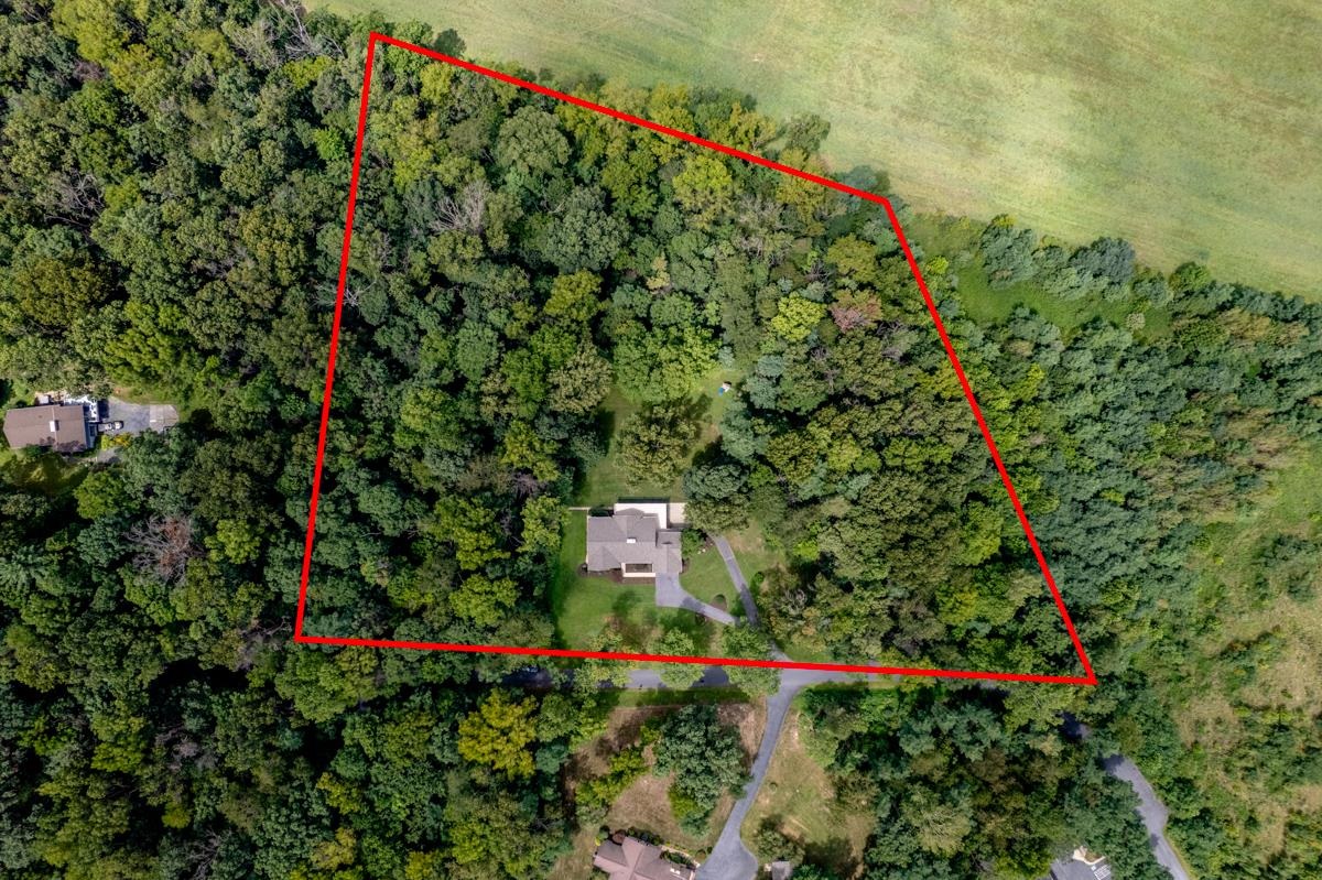 41 RIDGETOP DR, WEYERS CAVE, Virginia 24486, 4 Bedrooms Bedrooms, ,3 BathroomsBathrooms,Residential,41 RIDGETOP DR,680531 MLS # 680531 41 RIDGETOP DR, WEYERS CAVE, Virginia 24486, 4 Bedrooms Bedrooms, ,3 BathroomsBathrooms,Residential,41 RIDGETOP DR,680531 MLS # 680531