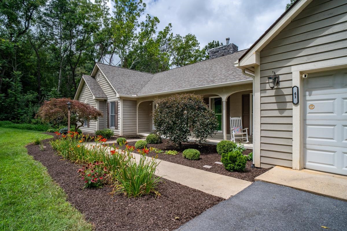 41 RIDGETOP DR, WEYERS CAVE, Virginia 24486, 4 Bedrooms Bedrooms, ,3 BathroomsBathrooms,Residential,41 RIDGETOP DR,680531 MLS # 680531 41 RIDGETOP DR, WEYERS CAVE, Virginia 24486, 4 Bedrooms Bedrooms, ,3 BathroomsBathrooms,Residential,41 RIDGETOP DR,680531 MLS # 680531