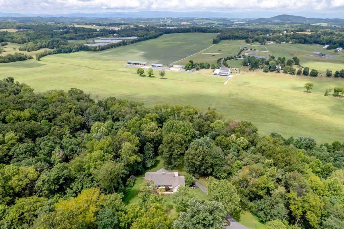 41 RIDGETOP DR, WEYERS CAVE, Virginia 24486, 4 Bedrooms Bedrooms, ,3 BathroomsBathrooms,Residential,41 RIDGETOP DR,680531 MLS # 680531 41 RIDGETOP DR, WEYERS CAVE, Virginia 24486, 4 Bedrooms Bedrooms, ,3 BathroomsBathrooms,Residential,41 RIDGETOP DR,680531 MLS # 680531