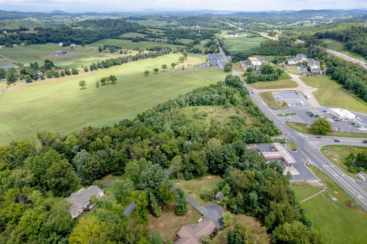 41 RIDGETOP DR, WEYERS CAVE, Virginia 24486, 4 Bedrooms Bedrooms, ,3 BathroomsBathrooms,Residential,41 RIDGETOP DR,680531 MLS # 680531 41 RIDGETOP DR, WEYERS CAVE, Virginia 24486, 4 Bedrooms Bedrooms, ,3 BathroomsBathrooms,Residential,41 RIDGETOP DR,680531 MLS # 680531