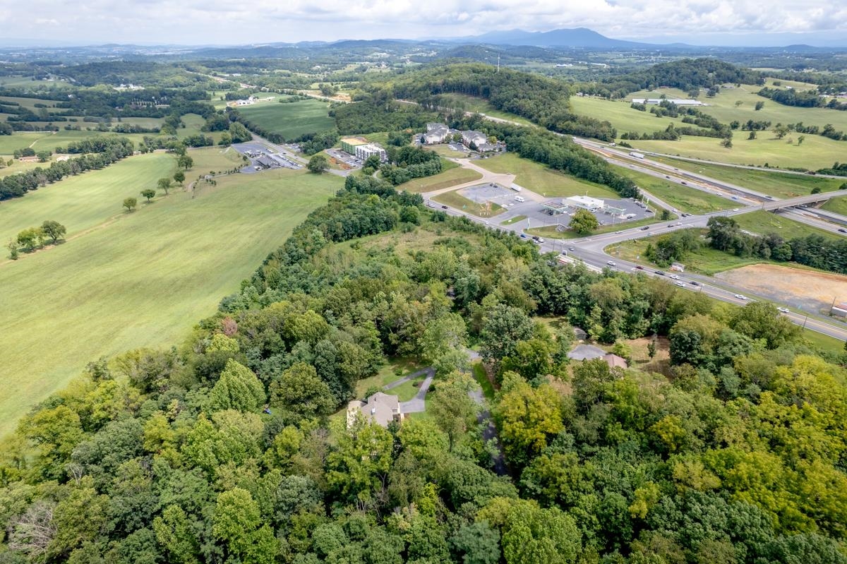41 RIDGETOP DR, WEYERS CAVE, Virginia 24486, 4 Bedrooms Bedrooms, ,3 BathroomsBathrooms,Residential,41 RIDGETOP DR,680531 MLS # 680531 41 RIDGETOP DR, WEYERS CAVE, Virginia 24486, 4 Bedrooms Bedrooms, ,3 BathroomsBathrooms,Residential,41 RIDGETOP DR,680531 MLS # 680531
