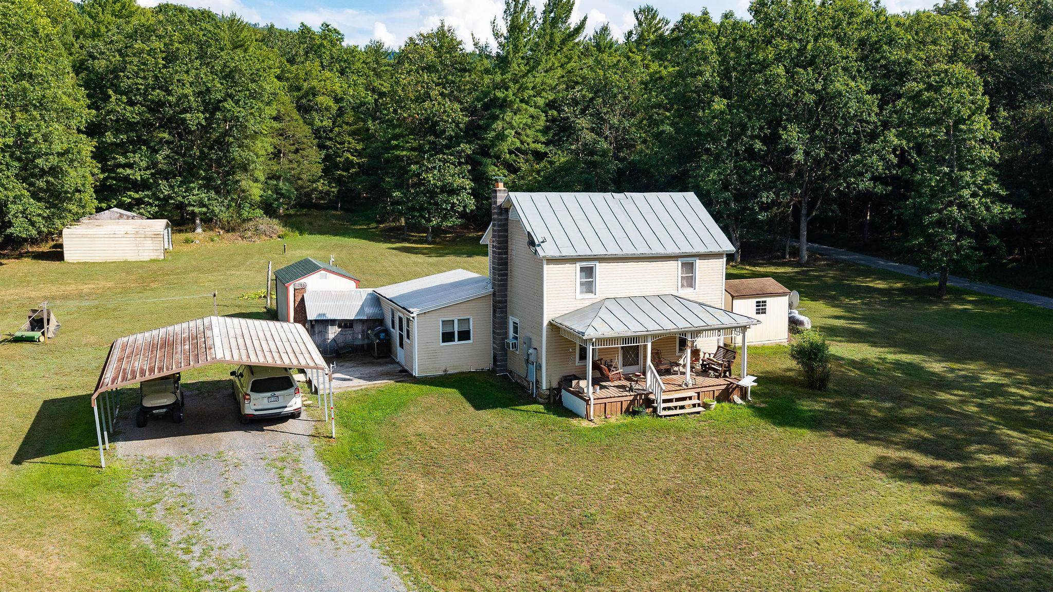 48 FAUVER MINE LN, RAPHINE, Virginia 24472, 2 Bedrooms Bedrooms, ,2 BathroomsBathrooms,Residential,48 FAUVER MINE LN,680532 MLS # 680532
