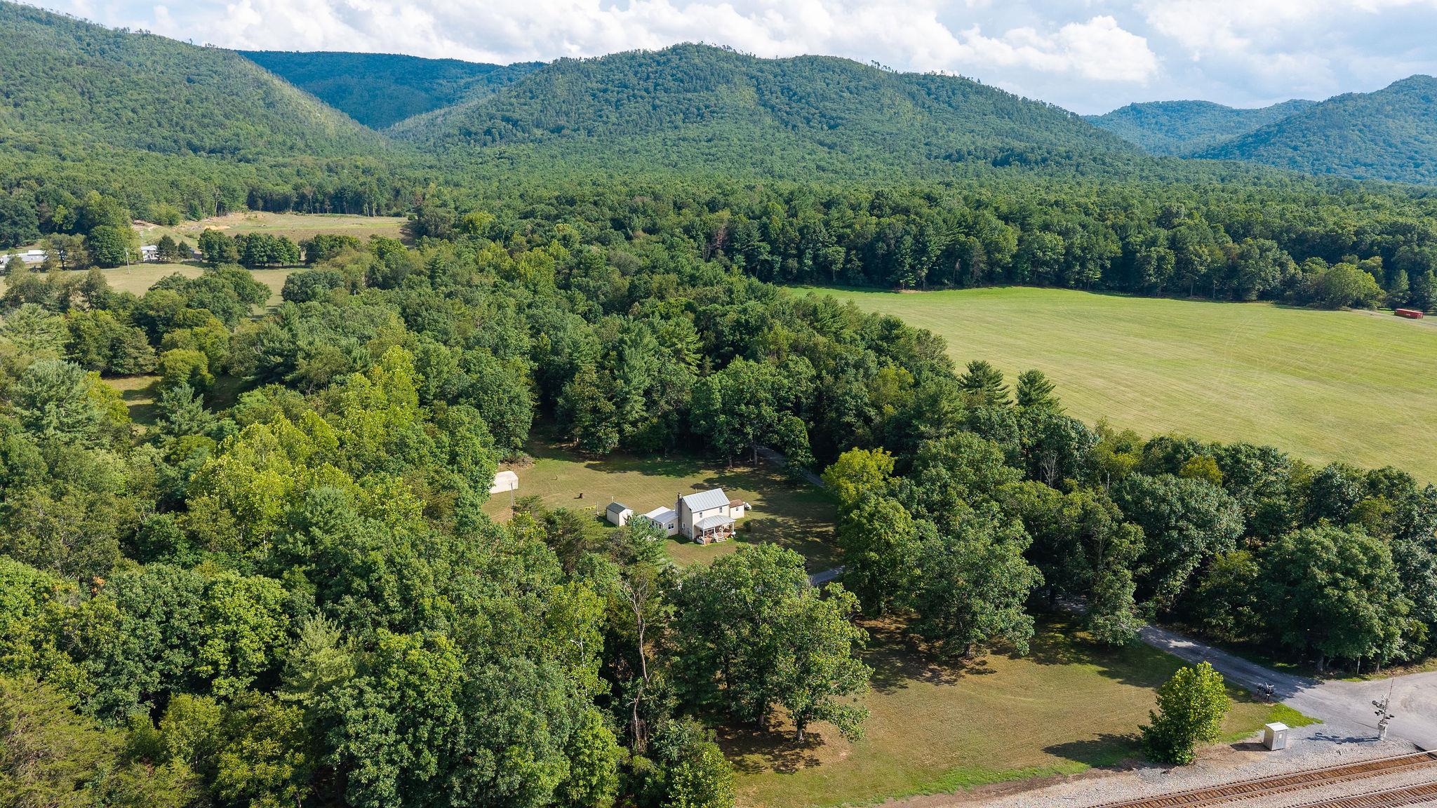 48 FAUVER MINE LN, RAPHINE, Virginia 24472, 2 Bedrooms Bedrooms, ,2 BathroomsBathrooms,Residential,48 FAUVER MINE LN,680532 MLS # 680532