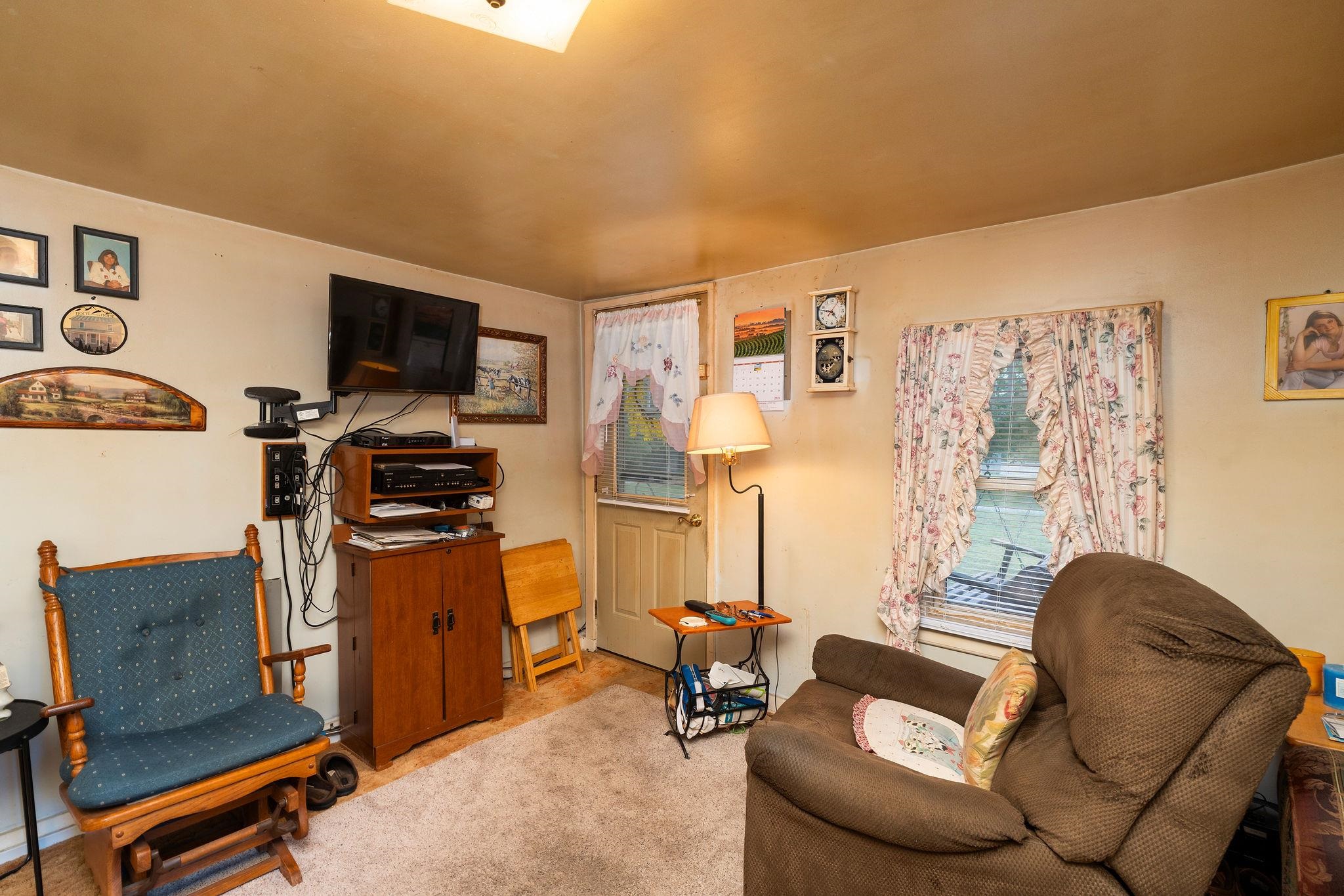 48 FAUVER MINE LN, RAPHINE, Virginia 24472, 2 Bedrooms Bedrooms, ,2 BathroomsBathrooms,Residential,48 FAUVER MINE LN,680532 MLS # 680532