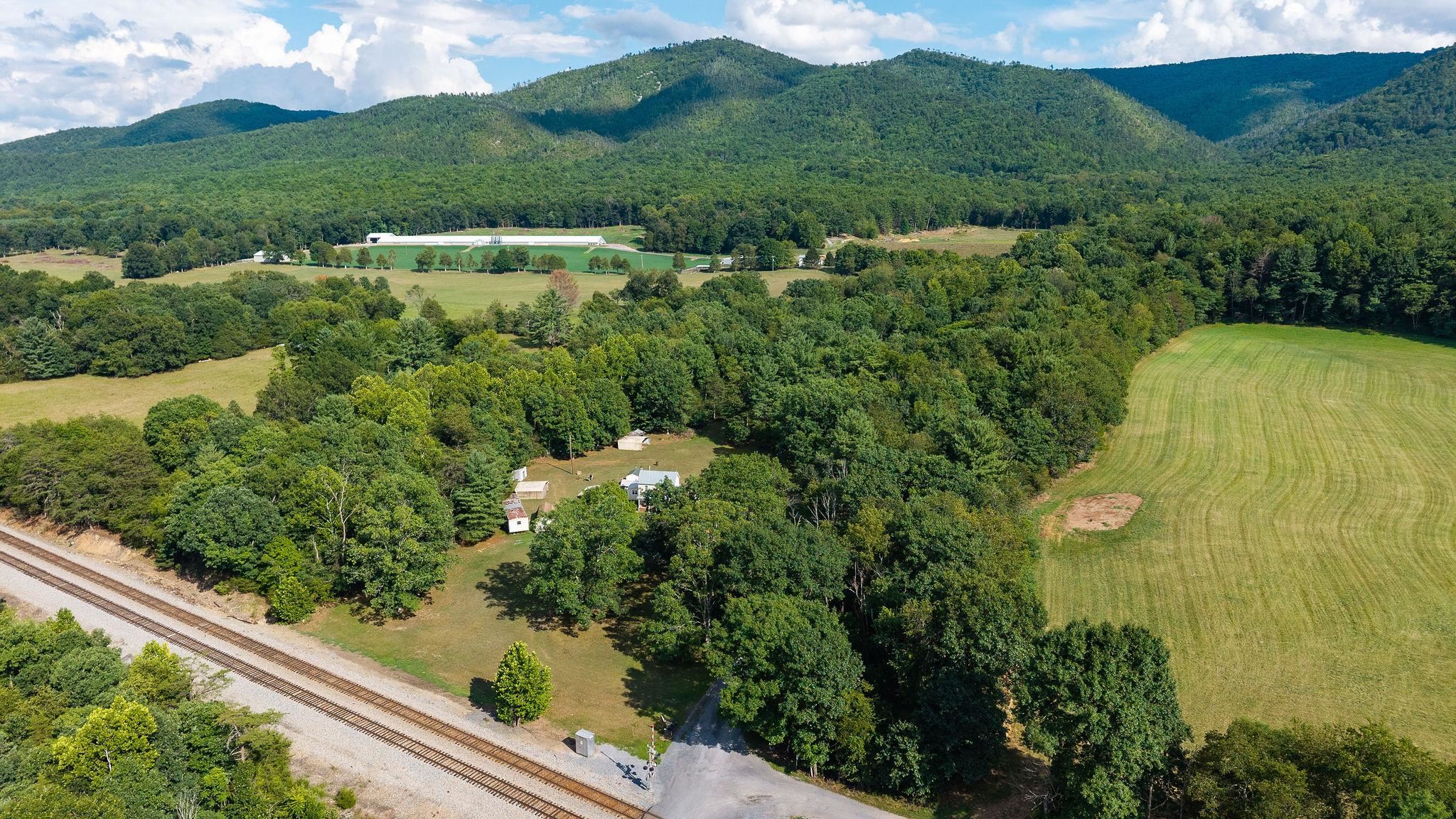 48 FAUVER MINE LN, RAPHINE, Virginia 24472, 2 Bedrooms Bedrooms, ,2 BathroomsBathrooms,Residential,48 FAUVER MINE LN,680532 MLS # 680532