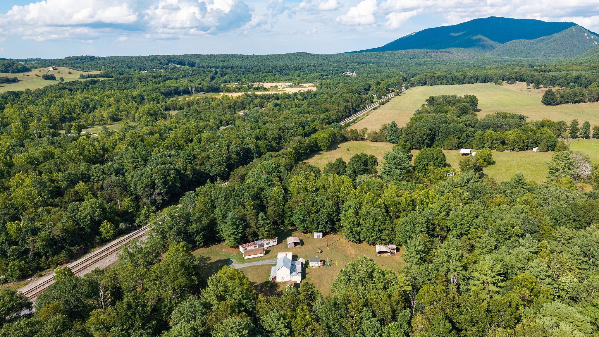 48 FAUVER MINE LN, RAPHINE, Virginia 24472, 2 Bedrooms Bedrooms, ,2 BathroomsBathrooms,Residential,48 FAUVER MINE LN,680532 MLS # 680532