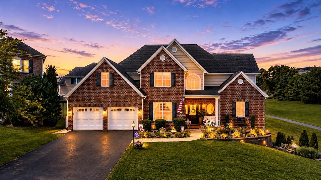 61 MEADOW GLEN DR, STAUNTON, Virginia 24401, 6 Bedrooms Bedrooms, ,4 BathroomsBathrooms,Residential,61 MEADOW GLEN DR,680533 MLS # 680533