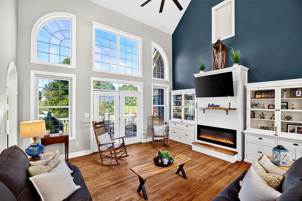 61 MEADOW GLEN DR, STAUNTON, Virginia 24401, 6 Bedrooms Bedrooms, ,4 BathroomsBathrooms,Residential,61 MEADOW GLEN DR,680533 MLS # 680533
