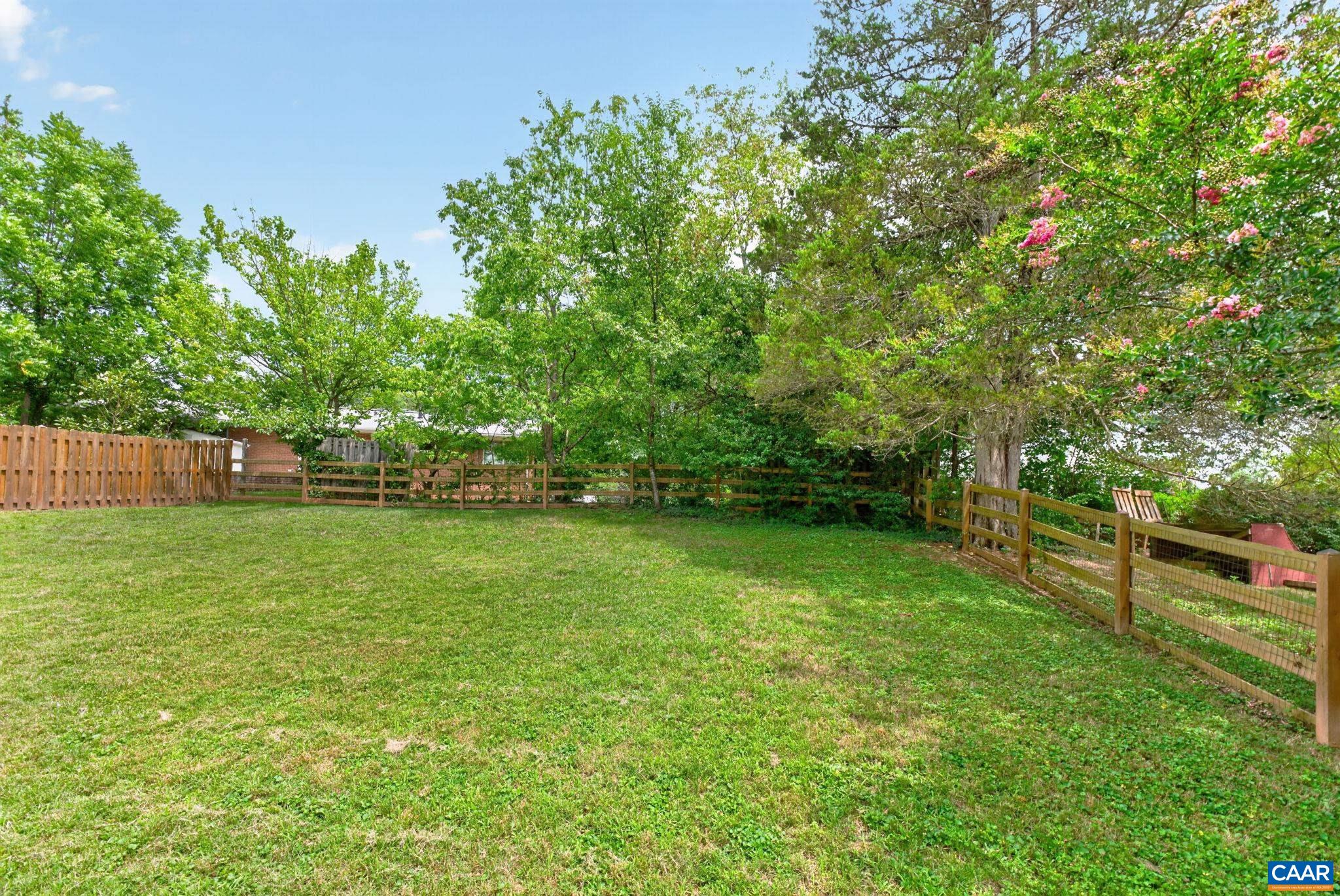 335 CAMELLIA DR, CHARLOTTESVILLE, Virginia 22903, 2 Bedrooms Bedrooms, ,1 BathroomBathrooms,Residential,335 CAMELLIA DR,680534 MLS # 680534 335 CAMELLIA DR, CHARLOTTESVILLE, Virginia 22903, 2 Bedrooms Bedrooms, ,1 BathroomBathrooms,Residential,335 CAMELLIA DR,680534 MLS # 680534