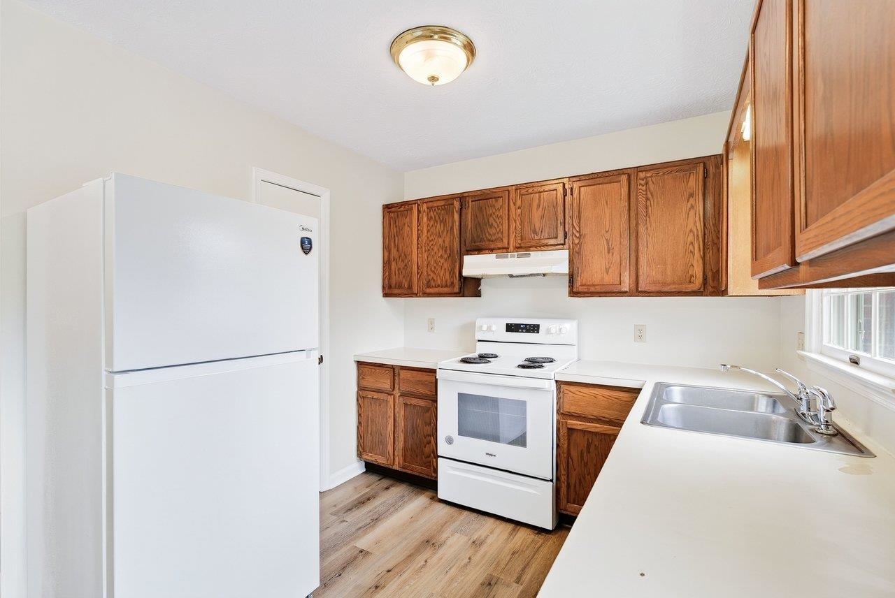 835 VINE ST, HARRISONBURG, Virginia 22802, 2 Bedrooms Bedrooms, ,1 BathroomBathrooms,Residential,835 VINE ST,680084 MLS # 680084