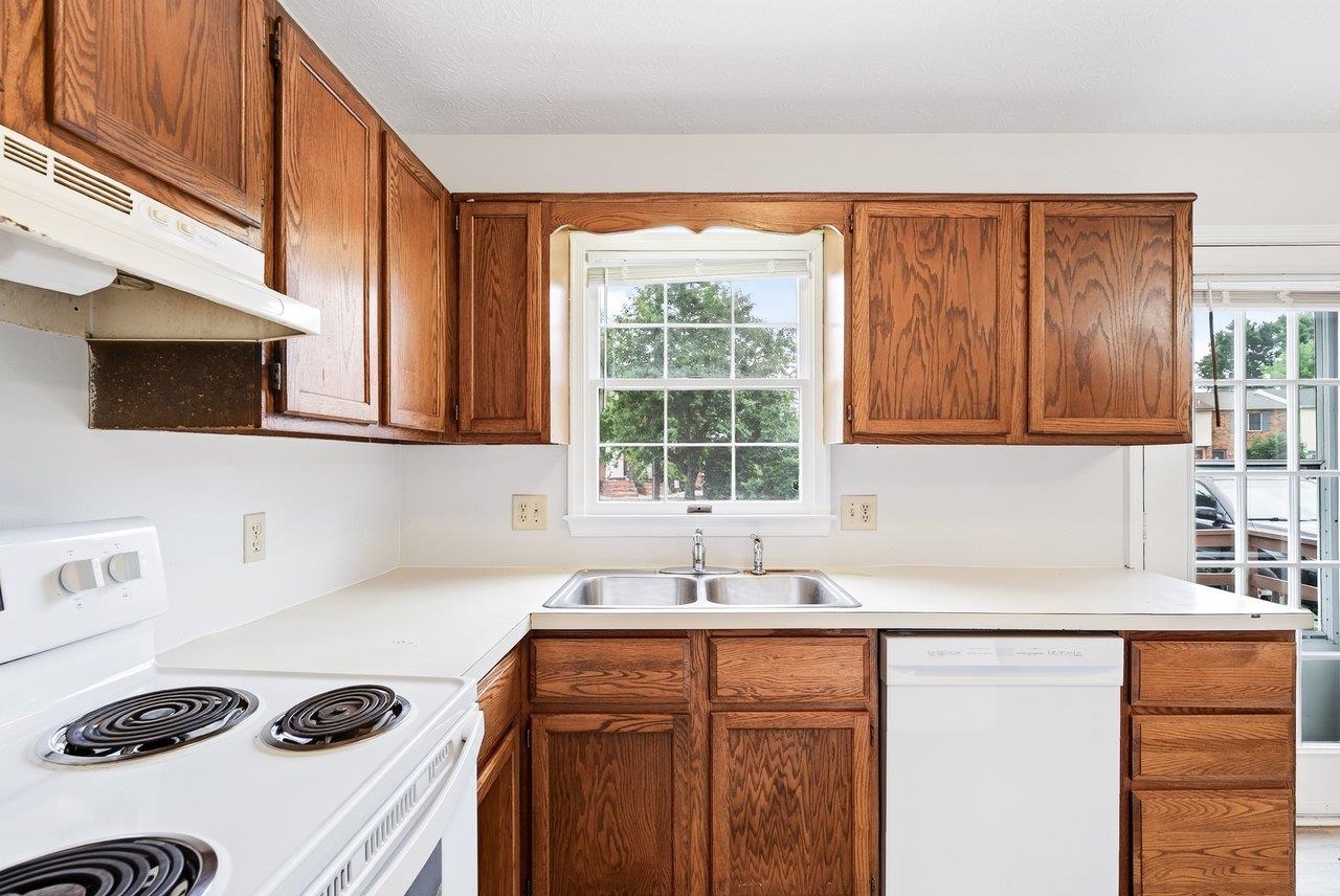 835 VINE ST, HARRISONBURG, Virginia 22802, 2 Bedrooms Bedrooms, ,1 BathroomBathrooms,Residential,835 VINE ST,680084 MLS # 680084