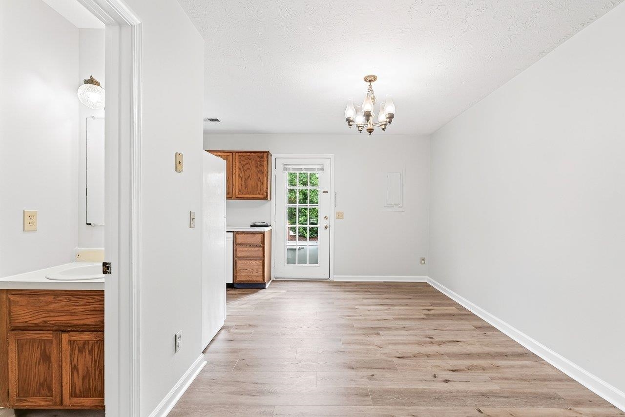835 VINE ST, HARRISONBURG, Virginia 22802, 2 Bedrooms Bedrooms, ,1 BathroomBathrooms,Residential,835 VINE ST,680084 MLS # 680084