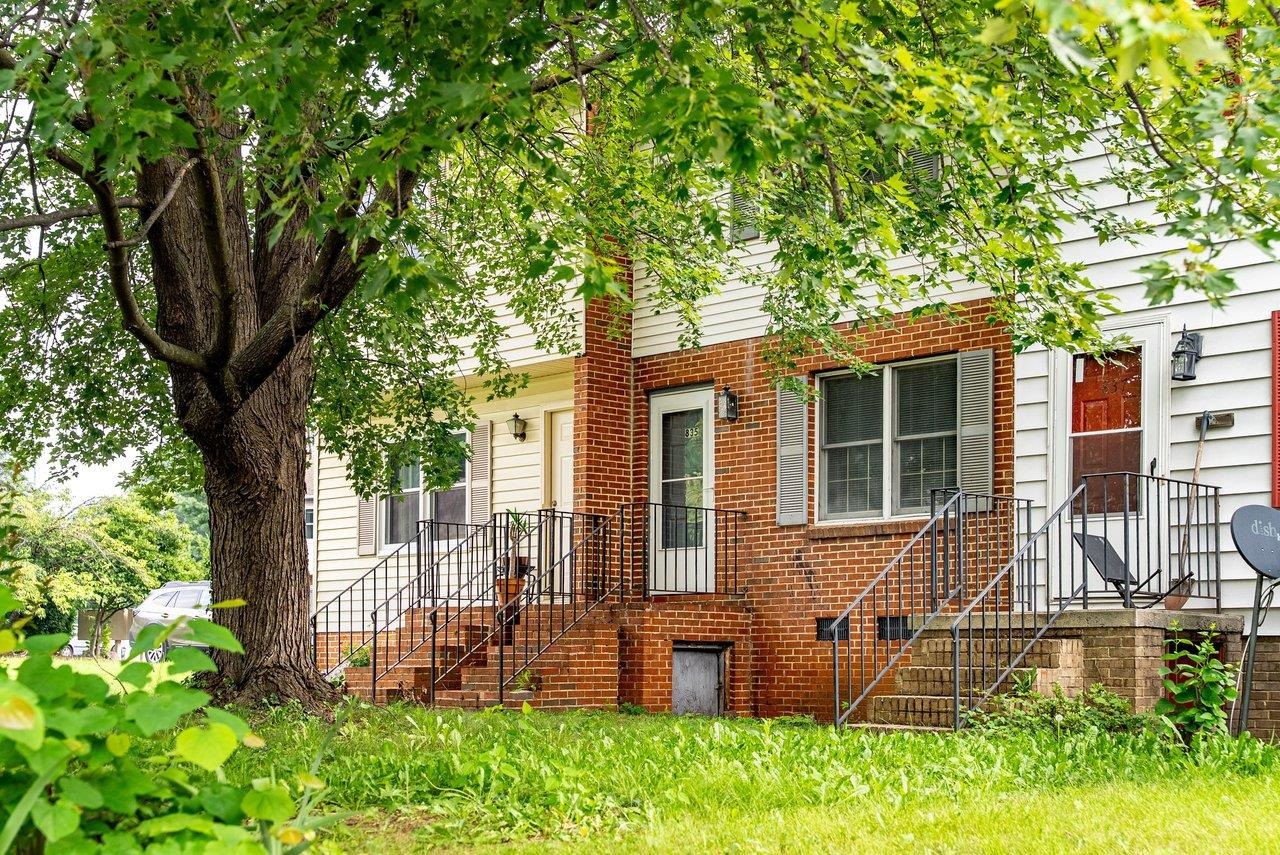 835 VINE ST, HARRISONBURG, Virginia 22802, 2 Bedrooms Bedrooms, ,1 BathroomBathrooms,Residential,835 VINE ST,680084 MLS # 680084