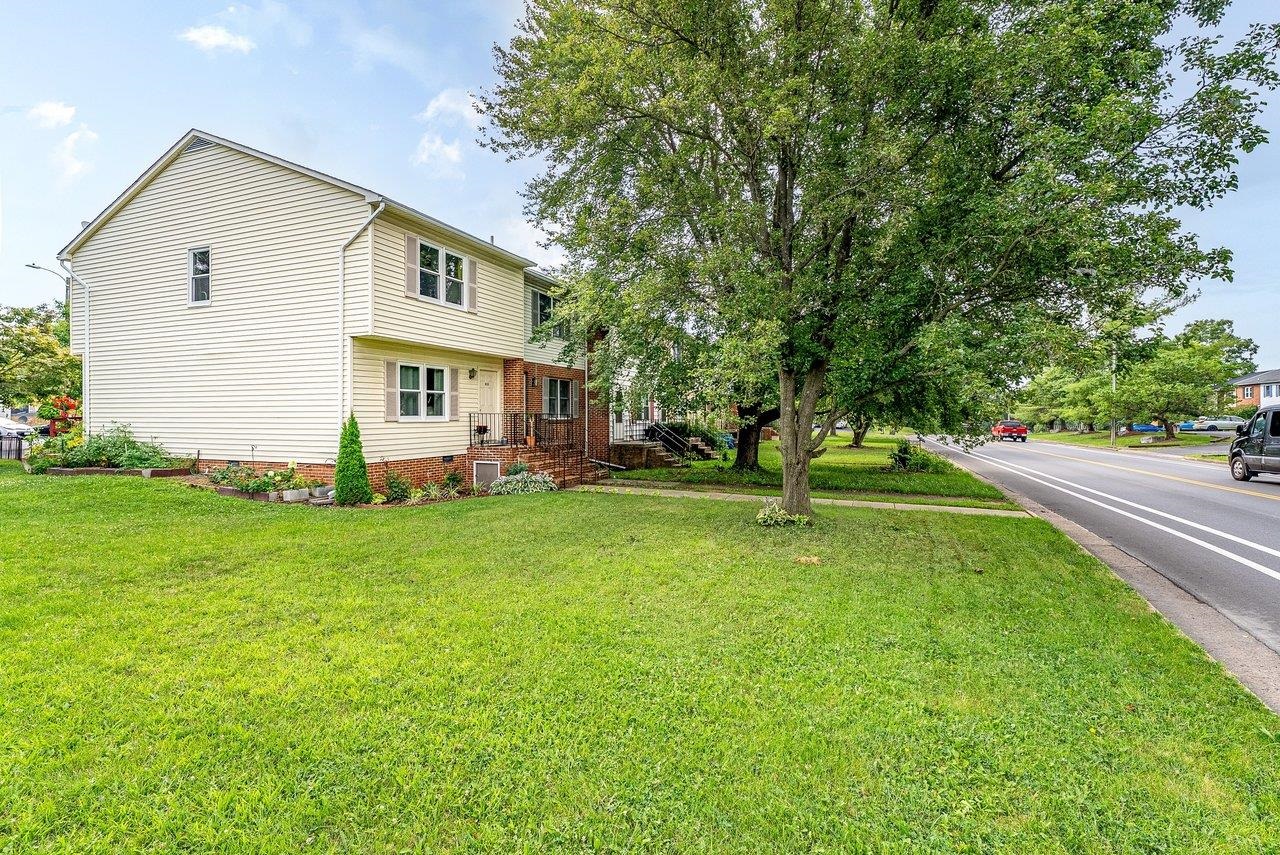 835 VINE ST, HARRISONBURG, Virginia 22802, 2 Bedrooms Bedrooms, ,1 BathroomBathrooms,Residential,835 VINE ST,680084 MLS # 680084