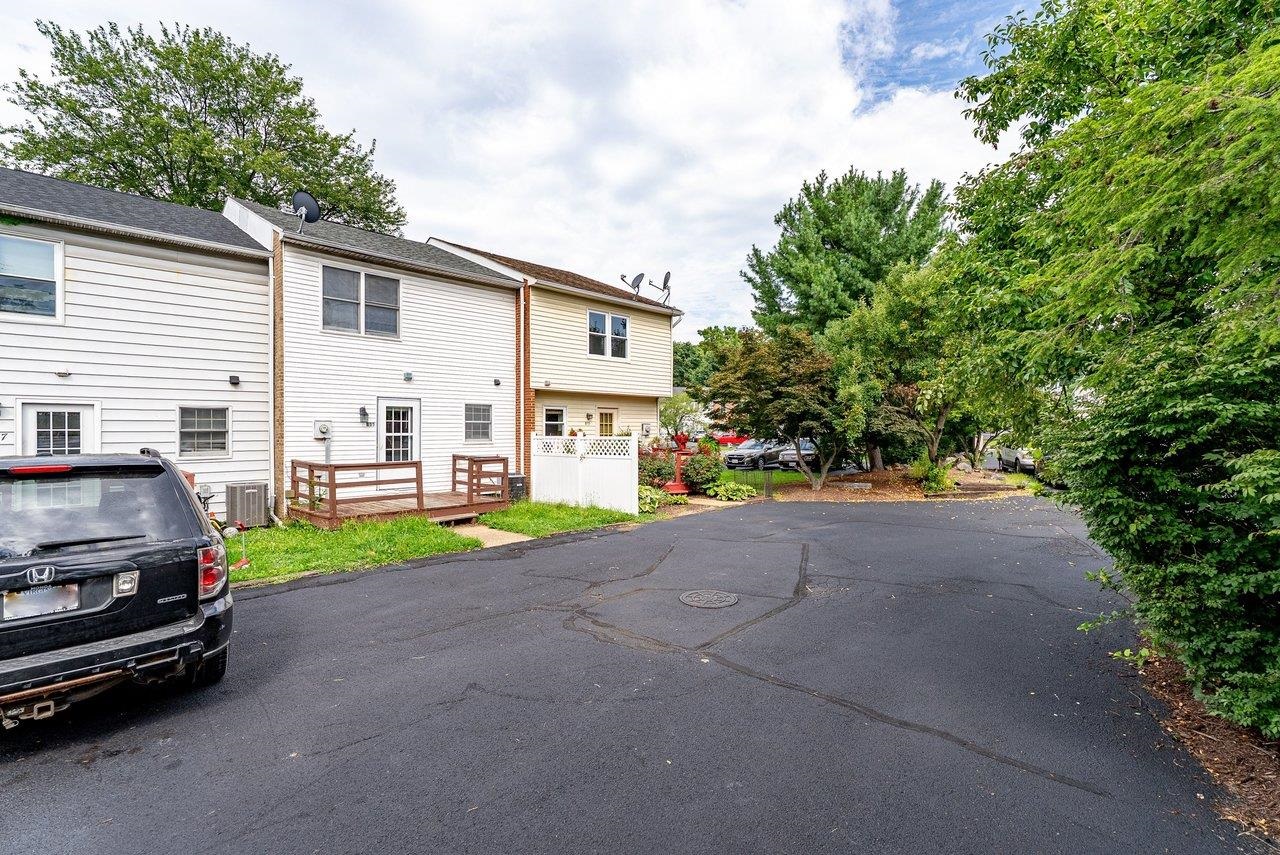 835 VINE ST, HARRISONBURG, Virginia 22802, 2 Bedrooms Bedrooms, ,1 BathroomBathrooms,Residential,835 VINE ST,680084 MLS # 680084