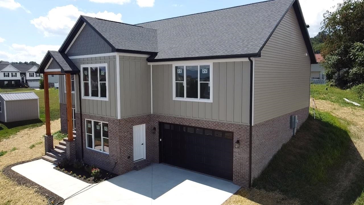 60 JESSICA DR, PENN LAIRD, Virginia 22846, 4 Bedrooms Bedrooms, ,3 BathroomsBathrooms,Residential,60 JESSICA DR,680551 MLS # 680551