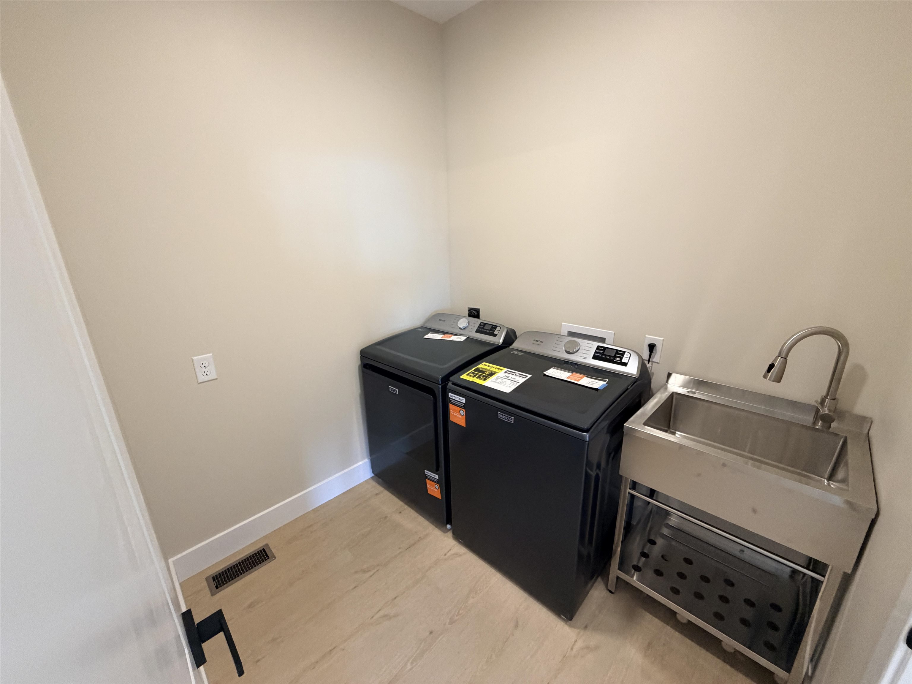 60 JESSICA DR, PENN LAIRD, Virginia 22846, 4 Bedrooms Bedrooms, ,3 BathroomsBathrooms,Residential,60 JESSICA DR,680551 MLS # 680551 60 JESSICA DR, PENN LAIRD, Virginia 22846, 4 Bedrooms Bedrooms, ,3 BathroomsBathrooms,Residential,60 JESSICA DR,680551 MLS # 680551