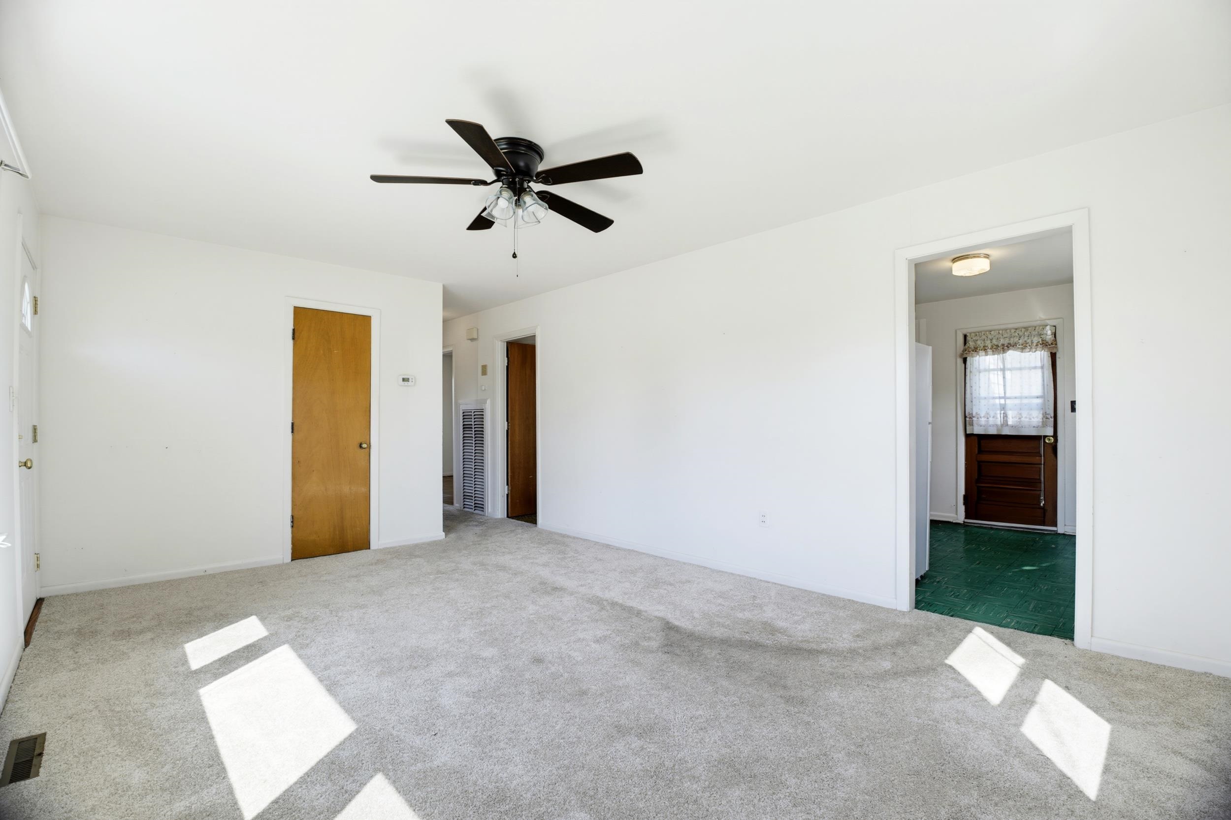 315 SHARON LN, STAUNTON, Virginia 24401, 3 Bedrooms Bedrooms, ,1 BathroomBathrooms,Residential,315 SHARON LN,680554 MLS # 680554 315 SHARON LN, STAUNTON, Virginia 24401, 3 Bedrooms Bedrooms, ,1 BathroomBathrooms,Residential,315 SHARON LN,680554 MLS # 680554