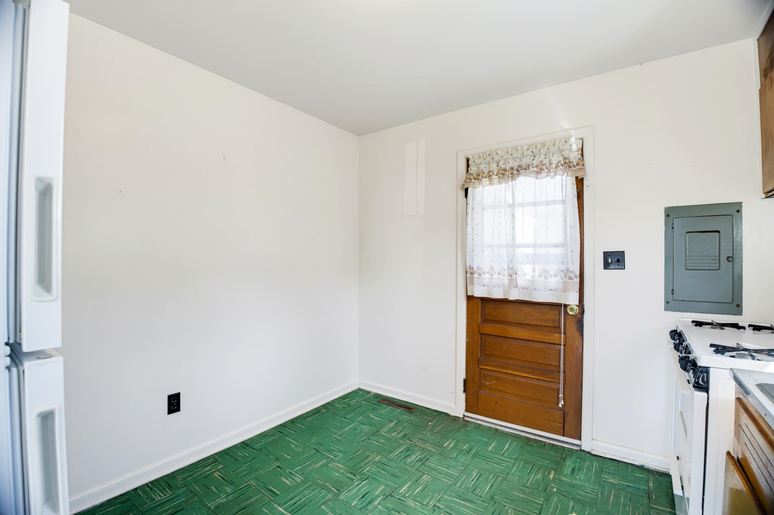 315 SHARON LN, STAUNTON, Virginia 24401, 3 Bedrooms Bedrooms, ,1 BathroomBathrooms,Residential,315 SHARON LN,680554 MLS # 680554 315 SHARON LN, STAUNTON, Virginia 24401, 3 Bedrooms Bedrooms, ,1 BathroomBathrooms,Residential,315 SHARON LN,680554 MLS # 680554