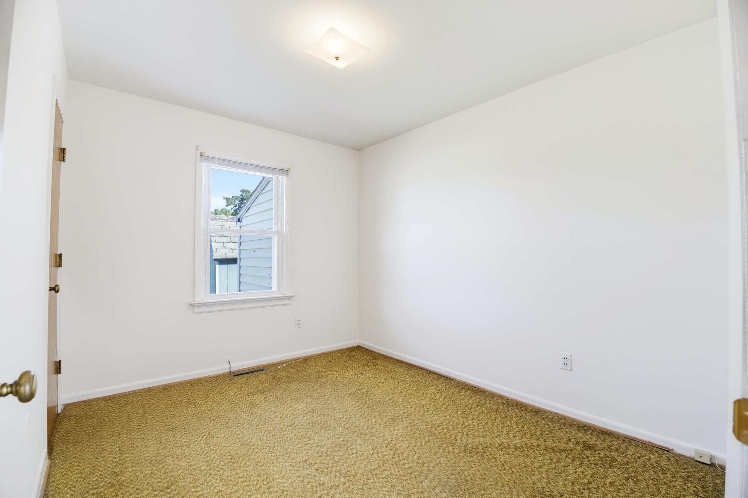 315 SHARON LN, STAUNTON, Virginia 24401, 3 Bedrooms Bedrooms, ,1 BathroomBathrooms,Residential,315 SHARON LN,680554 MLS # 680554 315 SHARON LN, STAUNTON, Virginia 24401, 3 Bedrooms Bedrooms, ,1 BathroomBathrooms,Residential,315 SHARON LN,680554 MLS # 680554