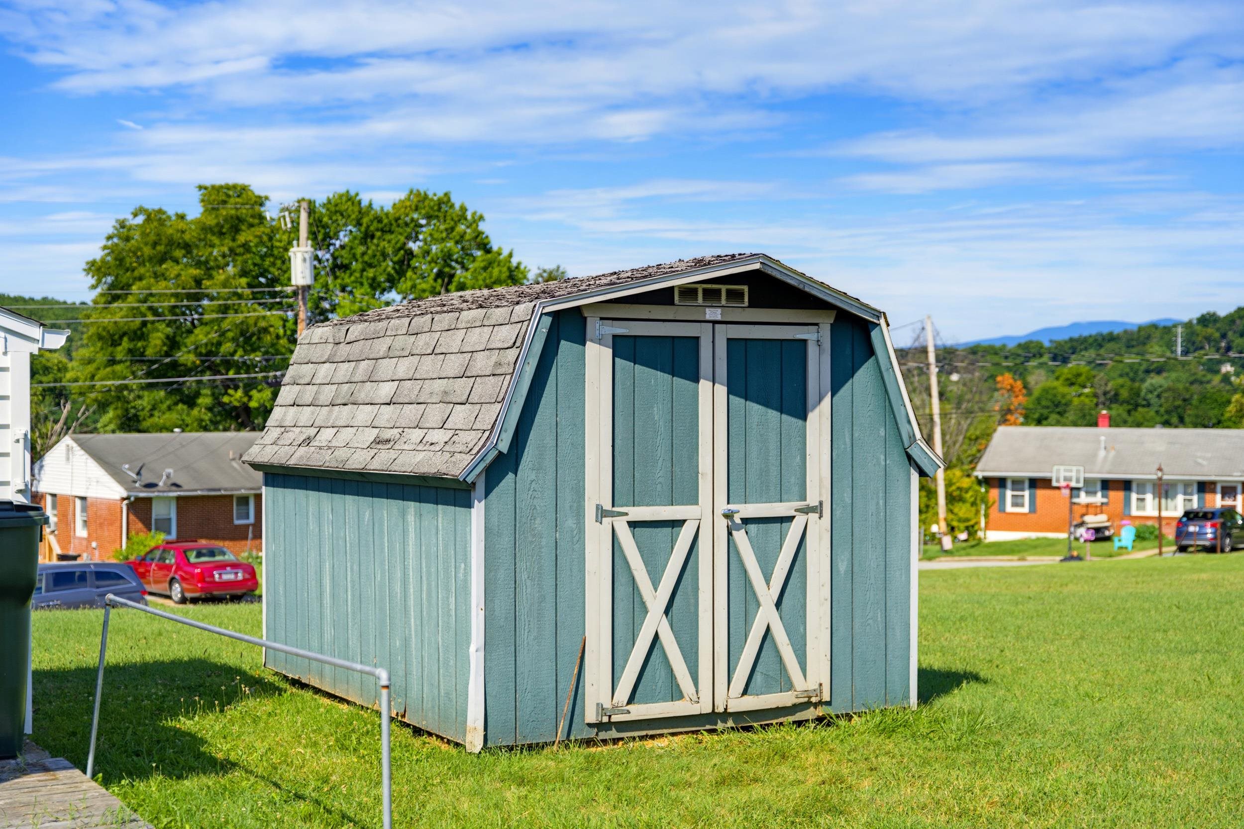 315 SHARON LN, STAUNTON, Virginia 24401, 3 Bedrooms Bedrooms, ,1 BathroomBathrooms,Residential,315 SHARON LN,680554 MLS # 680554 315 SHARON LN, STAUNTON, Virginia 24401, 3 Bedrooms Bedrooms, ,1 BathroomBathrooms,Residential,315 SHARON LN,680554 MLS # 680554
