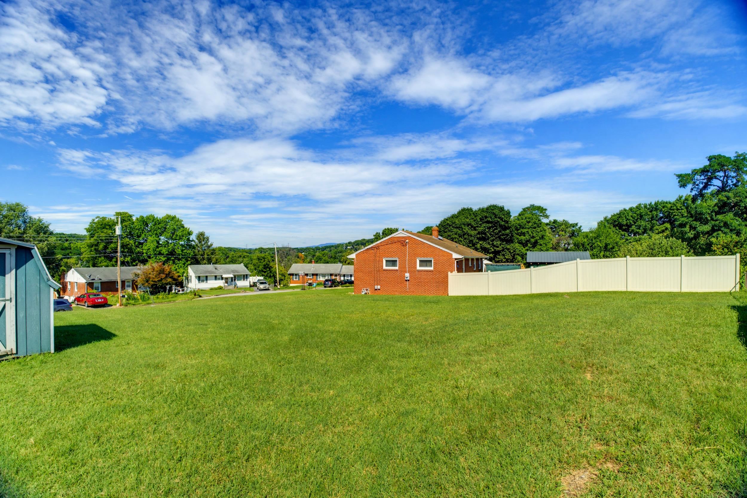 315 SHARON LN, STAUNTON, Virginia 24401, 3 Bedrooms Bedrooms, ,1 BathroomBathrooms,Residential,315 SHARON LN,680554 MLS # 680554 315 SHARON LN, STAUNTON, Virginia 24401, 3 Bedrooms Bedrooms, ,1 BathroomBathrooms,Residential,315 SHARON LN,680554 MLS # 680554