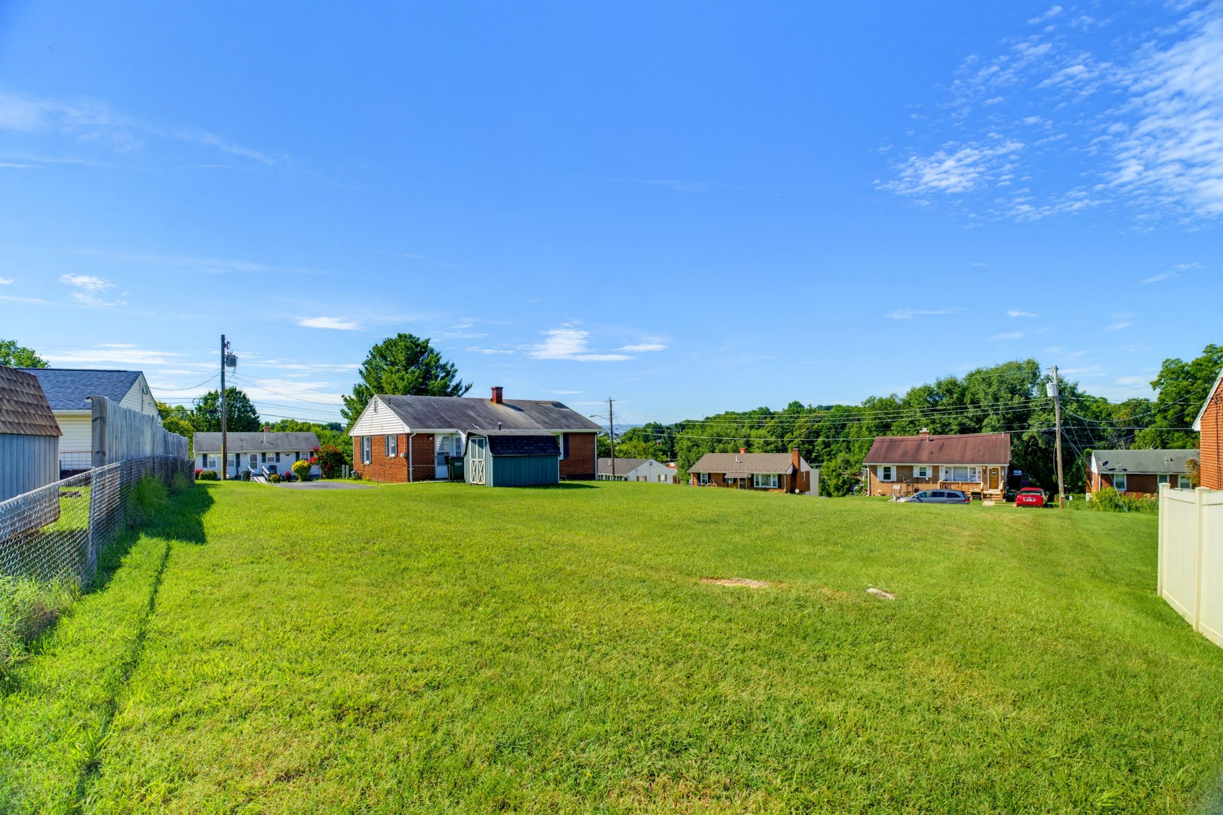 315 SHARON LN, STAUNTON, Virginia 24401, 3 Bedrooms Bedrooms, ,1 BathroomBathrooms,Residential,315 SHARON LN,680554 MLS # 680554 315 SHARON LN, STAUNTON, Virginia 24401, 3 Bedrooms Bedrooms, ,1 BathroomBathrooms,Residential,315 SHARON LN,680554 MLS # 680554