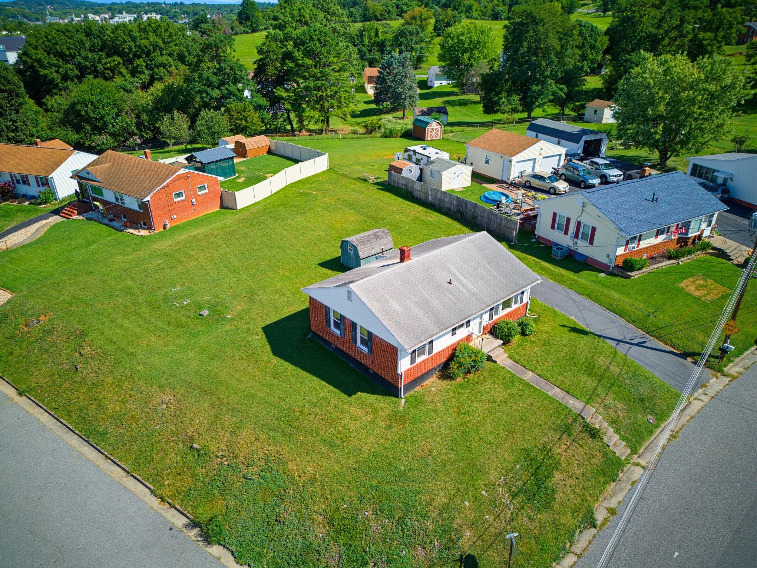 315 SHARON LN, STAUNTON, Virginia 24401, 3 Bedrooms Bedrooms, ,1 BathroomBathrooms,Residential,315 SHARON LN,680554 MLS # 680554 315 SHARON LN, STAUNTON, Virginia 24401, 3 Bedrooms Bedrooms, ,1 BathroomBathrooms,Residential,315 SHARON LN,680554 MLS # 680554
