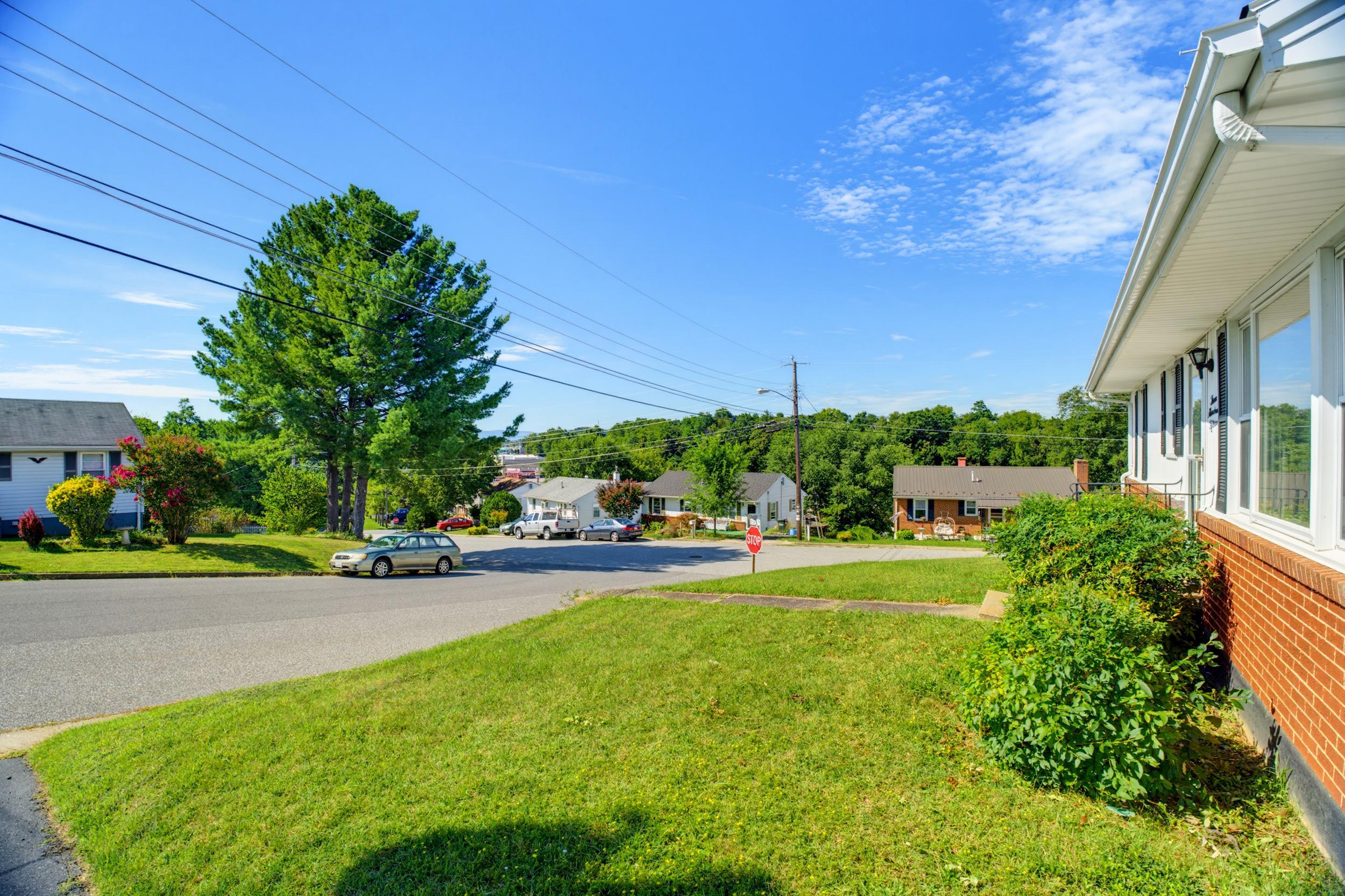 315 SHARON LN, STAUNTON, Virginia 24401, 3 Bedrooms Bedrooms, ,1 BathroomBathrooms,Residential,315 SHARON LN,680554 MLS # 680554 315 SHARON LN, STAUNTON, Virginia 24401, 3 Bedrooms Bedrooms, ,1 BathroomBathrooms,Residential,315 SHARON LN,680554 MLS # 680554
