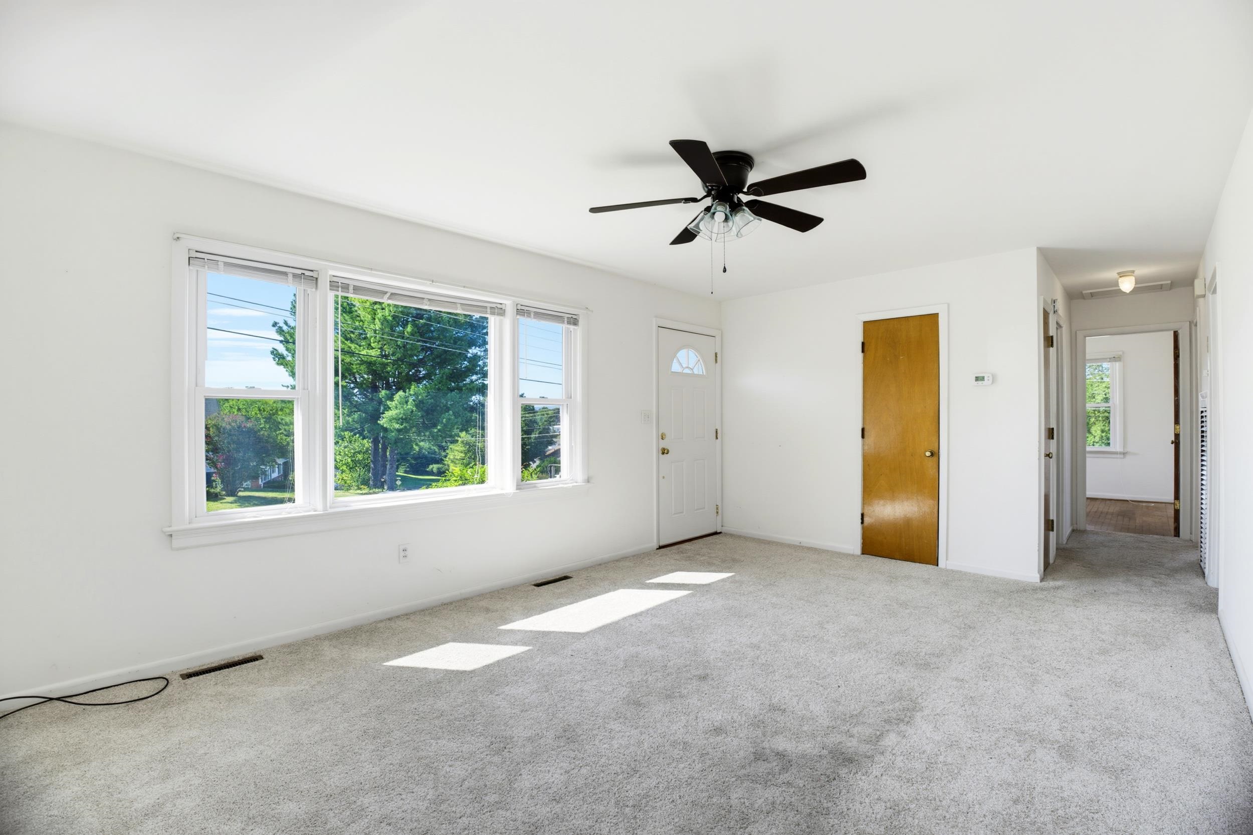 315 SHARON LN, STAUNTON, Virginia 24401, 3 Bedrooms Bedrooms, ,1 BathroomBathrooms,Residential,315 SHARON LN,680554 MLS # 680554 315 SHARON LN, STAUNTON, Virginia 24401, 3 Bedrooms Bedrooms, ,1 BathroomBathrooms,Residential,315 SHARON LN,680554 MLS # 680554