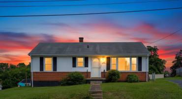 315 SHARON LN, STAUNTON, Virginia 24401, 3 Bedrooms Bedrooms, ,1 BathroomBathrooms,Residential,315 SHARON LN,680554 MLS # 680554